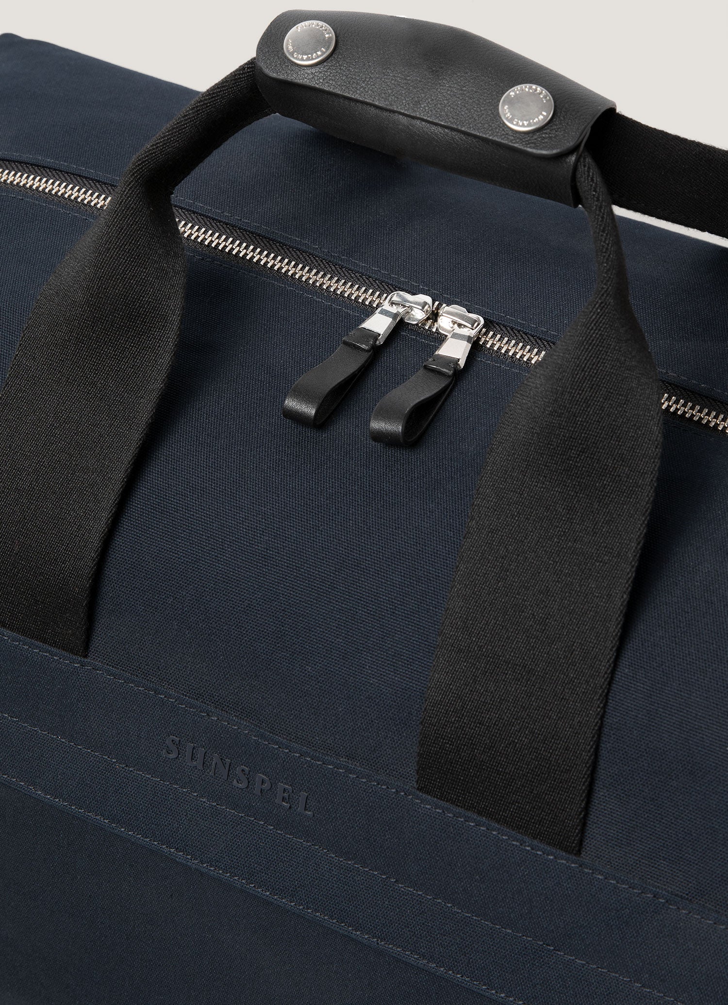 Weekend Bag in Navy