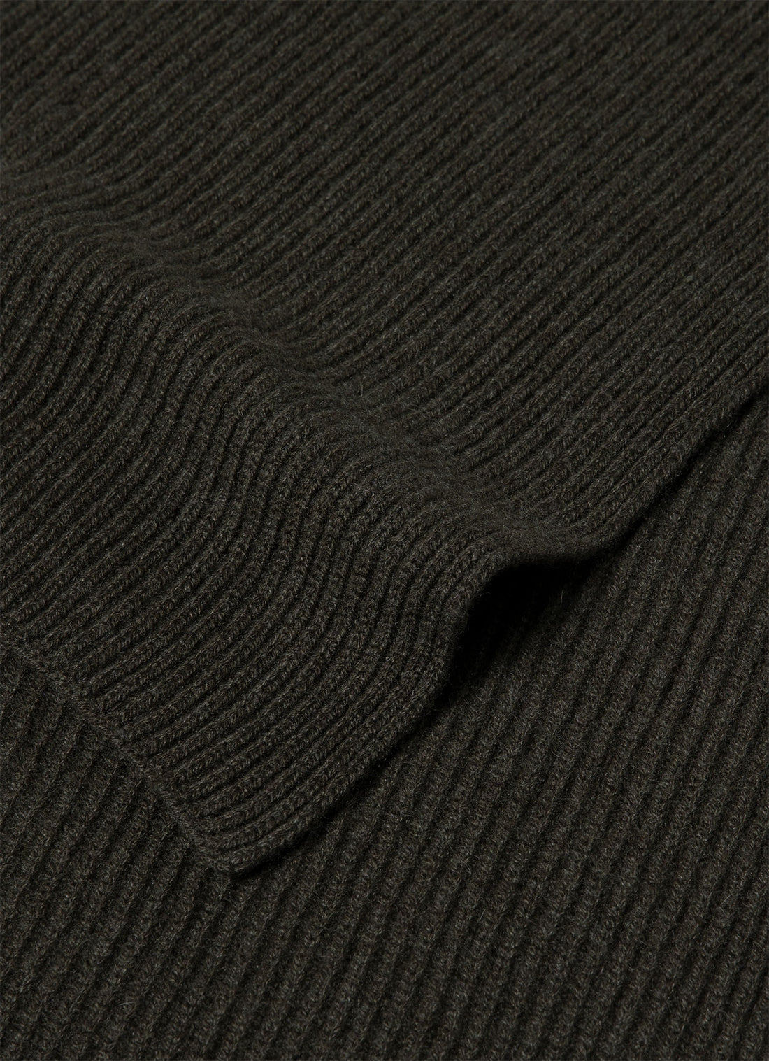 Cashmere Ribbed Scarf in Dark Green