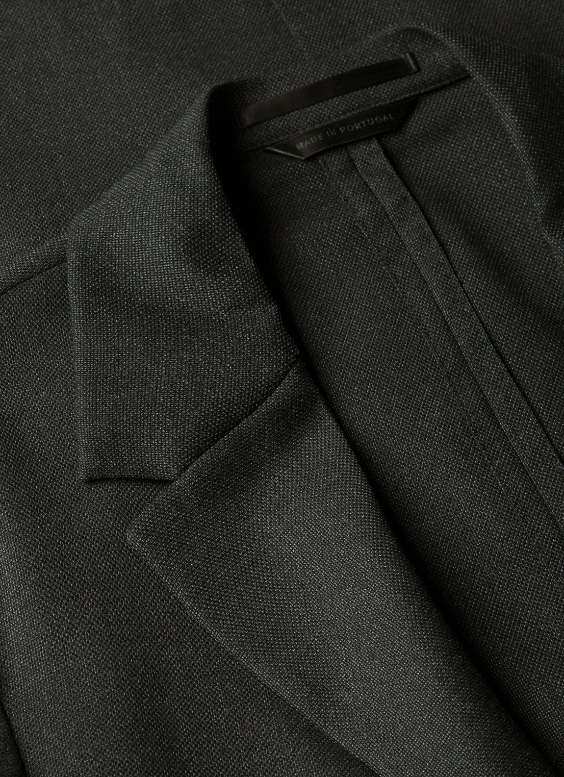 Men's Lightweight Travel Wool Two-Piece Suit in Dark Charcoal Melange