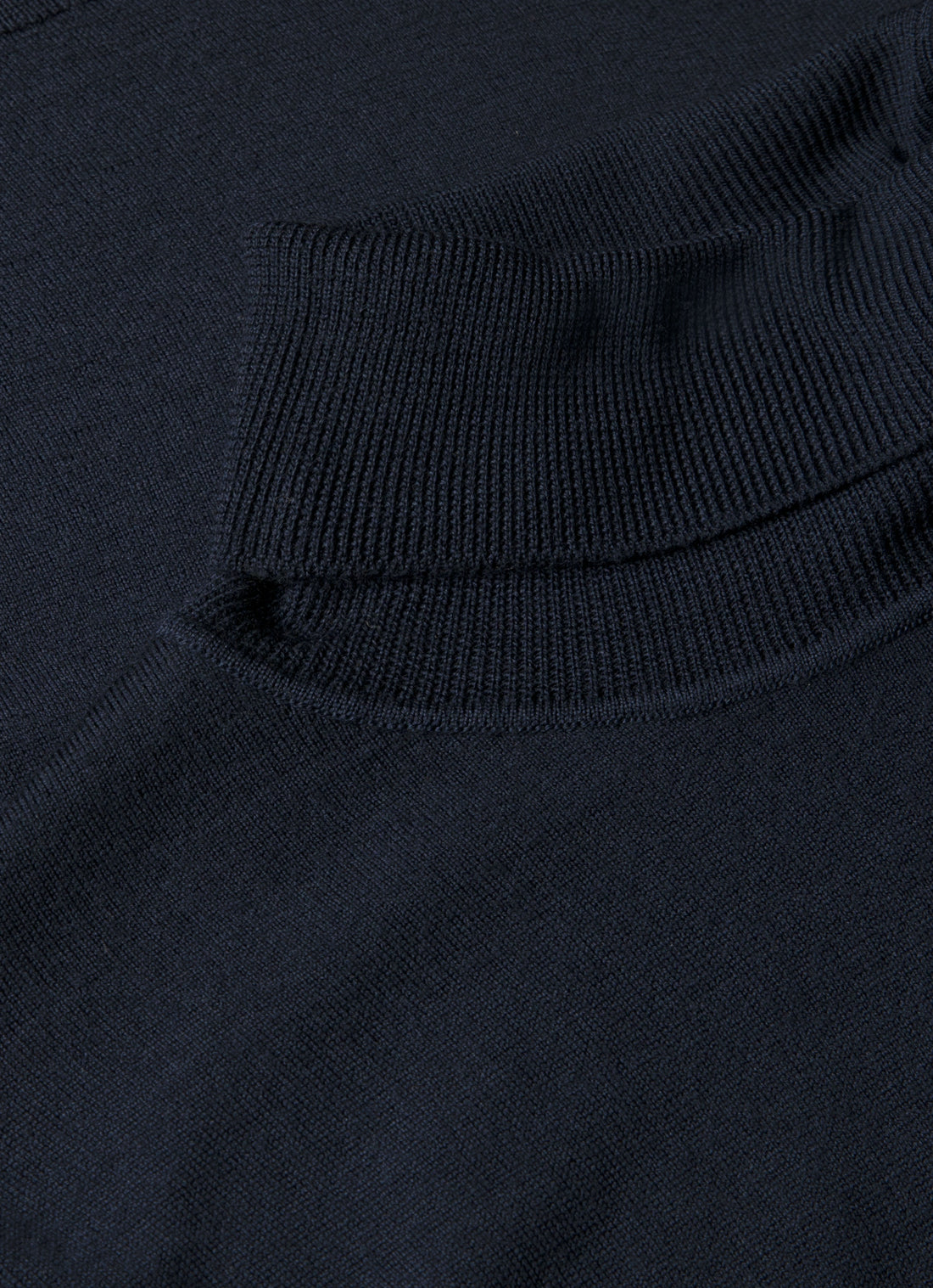 Men's Extra-Fine Merino Roll Neck in Navy