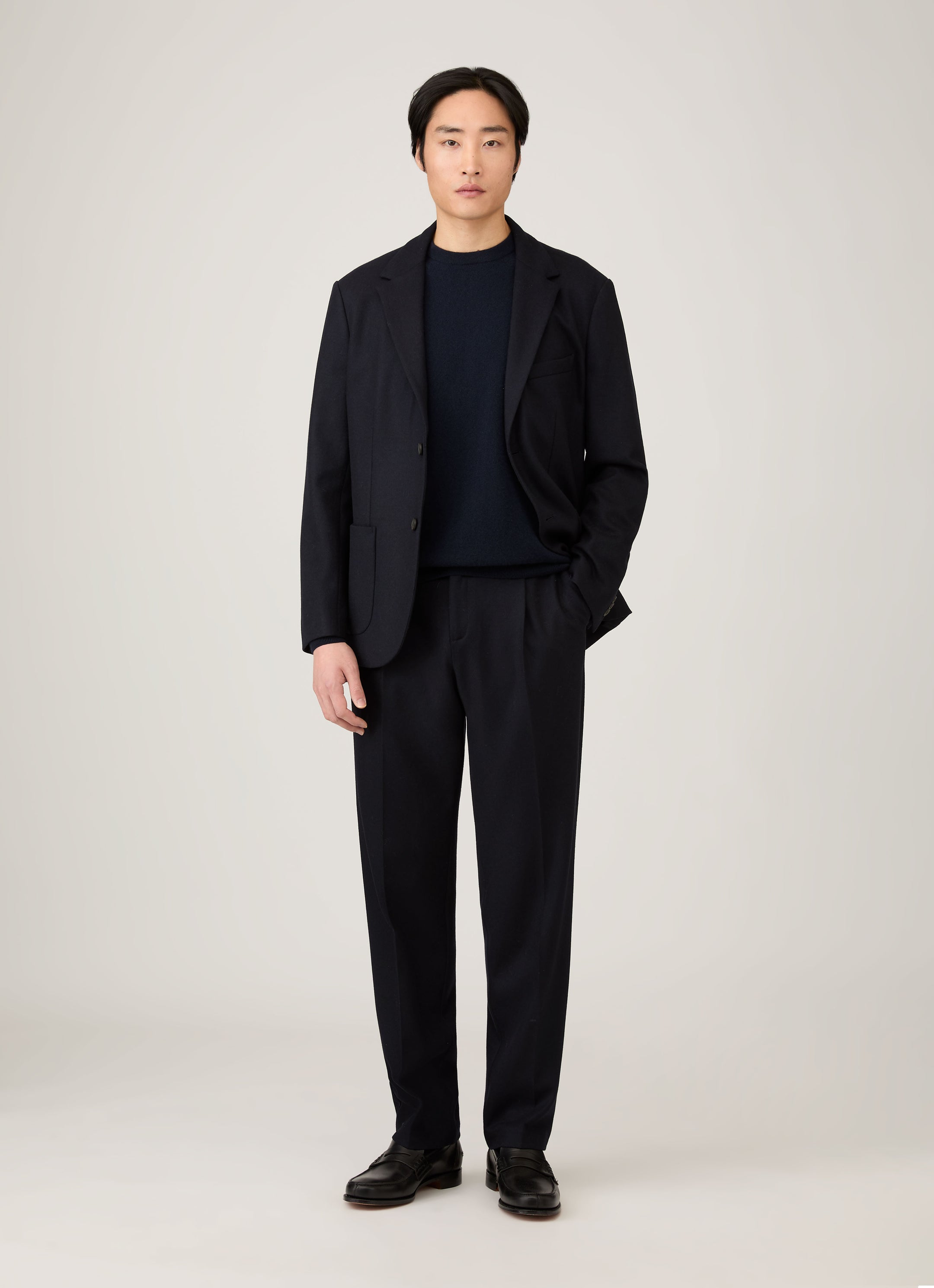 Men's Cashmere Crew Neck Jumper in Navy