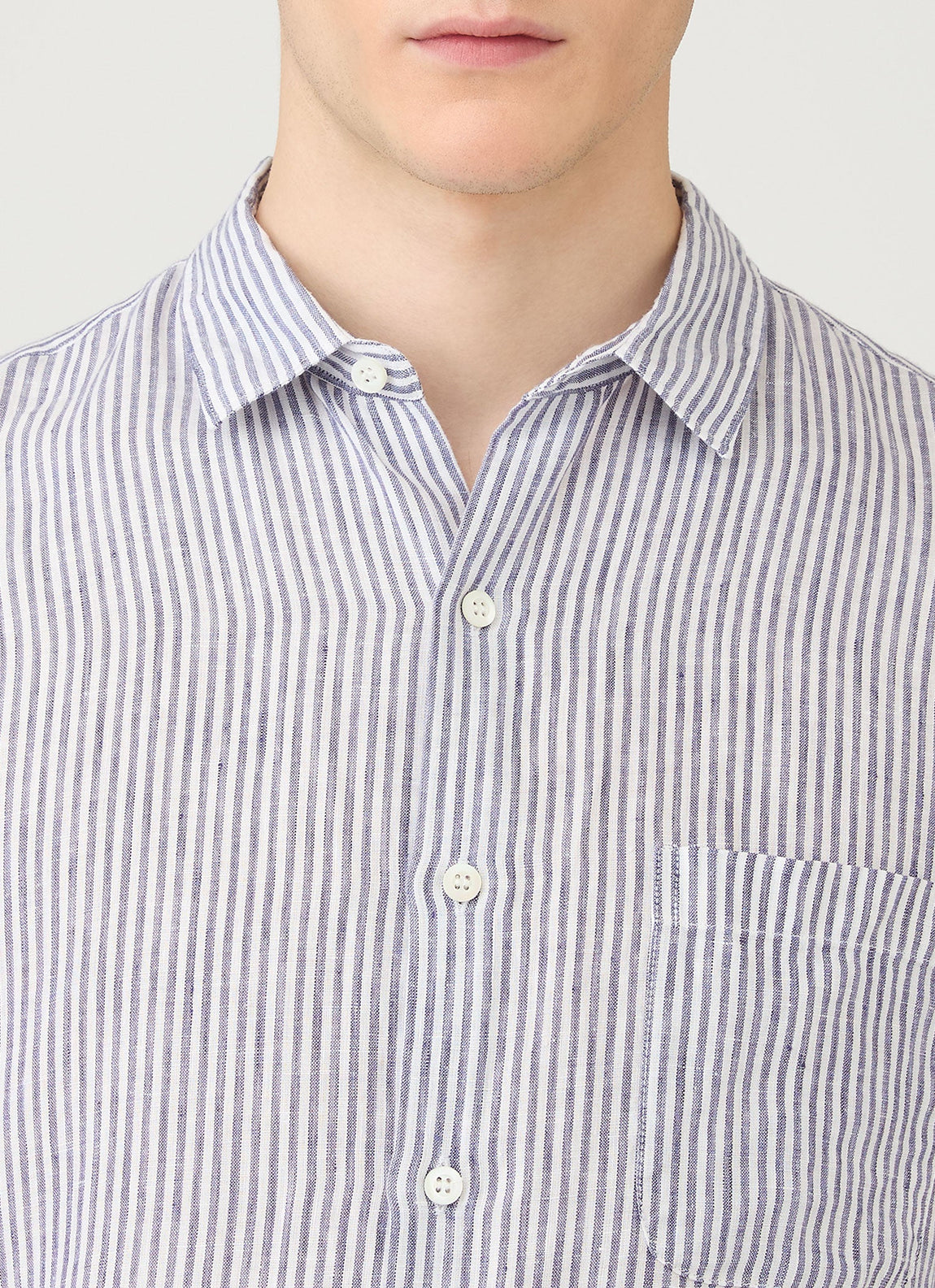 Men's Short Sleeve Linen Shirt in Navy/White