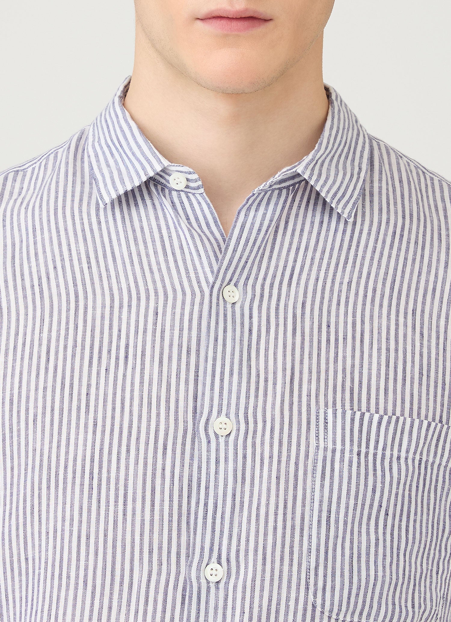 Men's Short Sleeve Linen Shirt in Navy/White