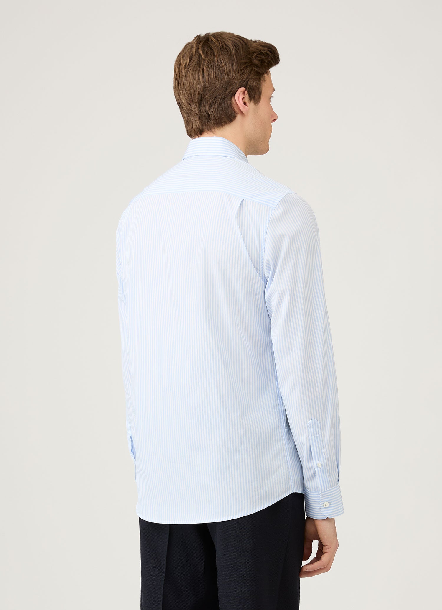 Men's Smart Poplin Shirt in White/Light Blue