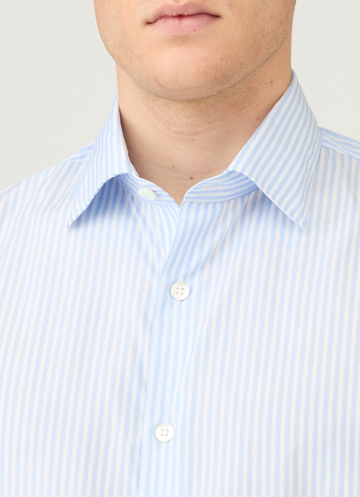 Men's Smart Poplin Shirt in White/Light Blue