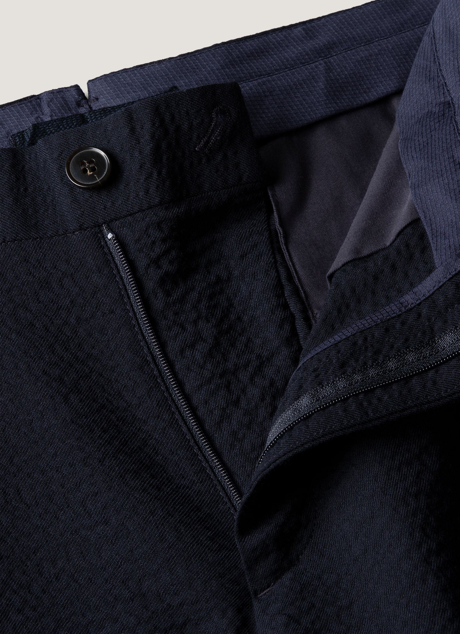 Men's Seersucker Wool Trouser in Navy