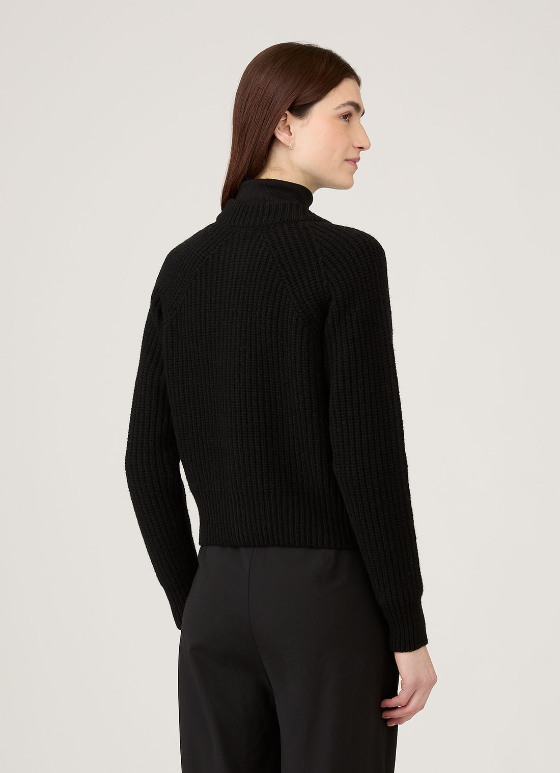 Women's Ribbed Crew Neck Cardigan in Black
