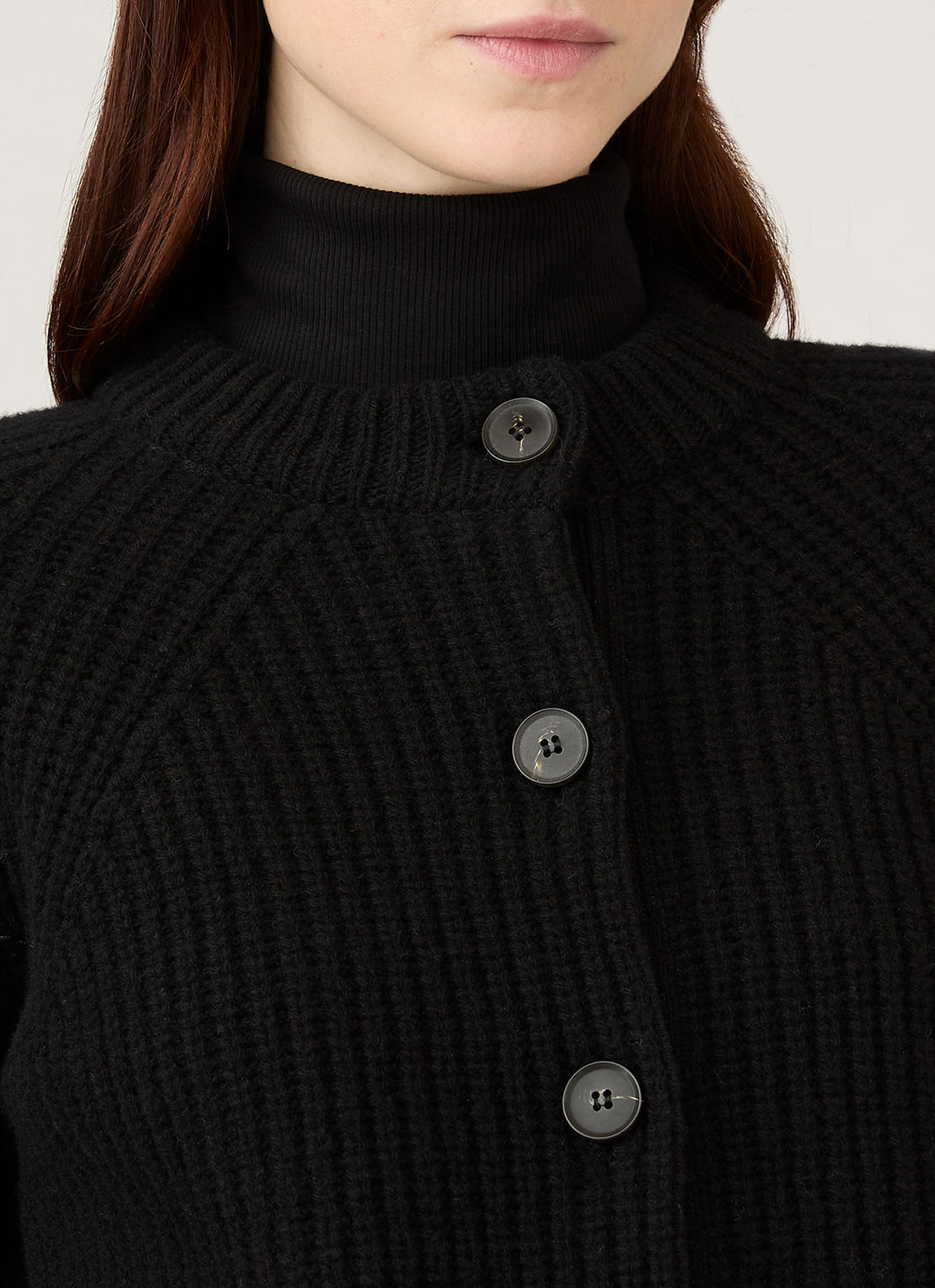 Women's Ribbed Crew Neck Cardigan in Black