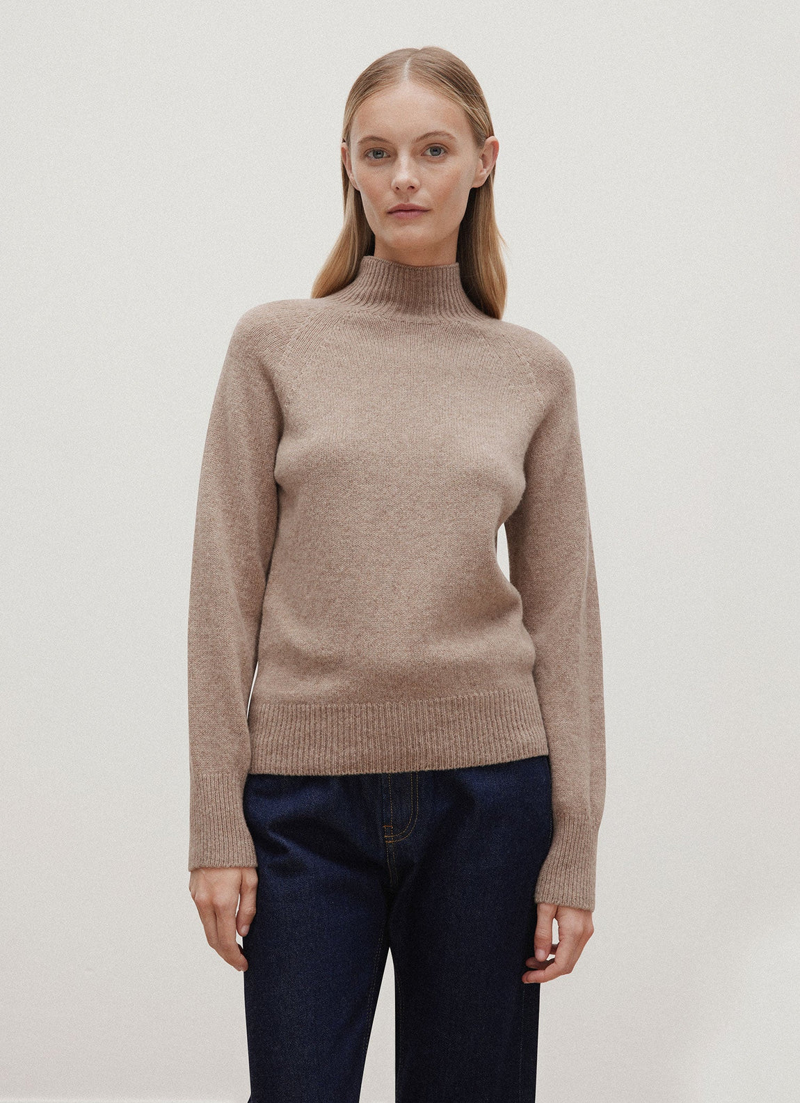 Women's Lambswool Funnel Neck Jumper in Mink