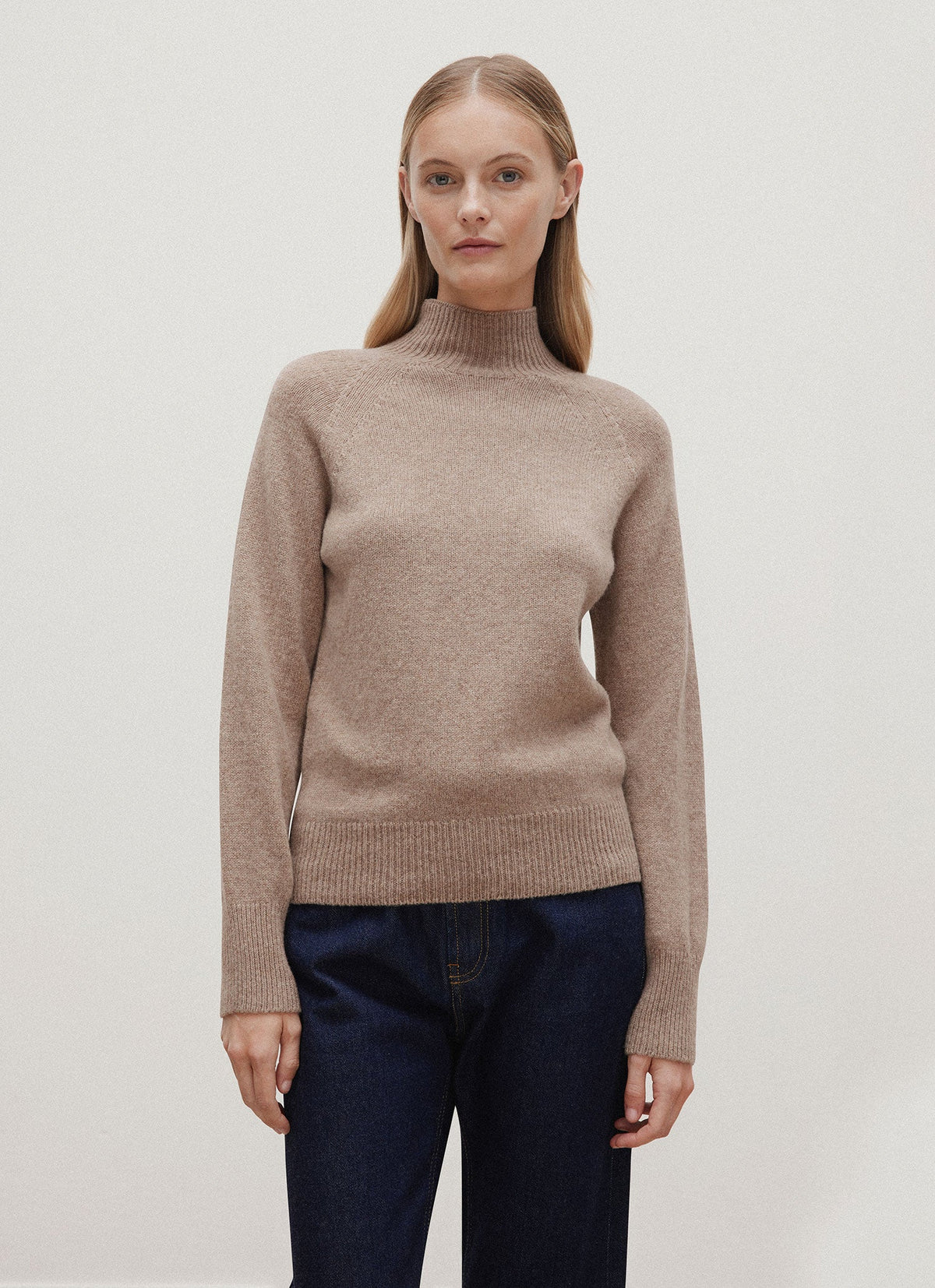 Women's Lambswool Funnel Neck Jumper in Mink