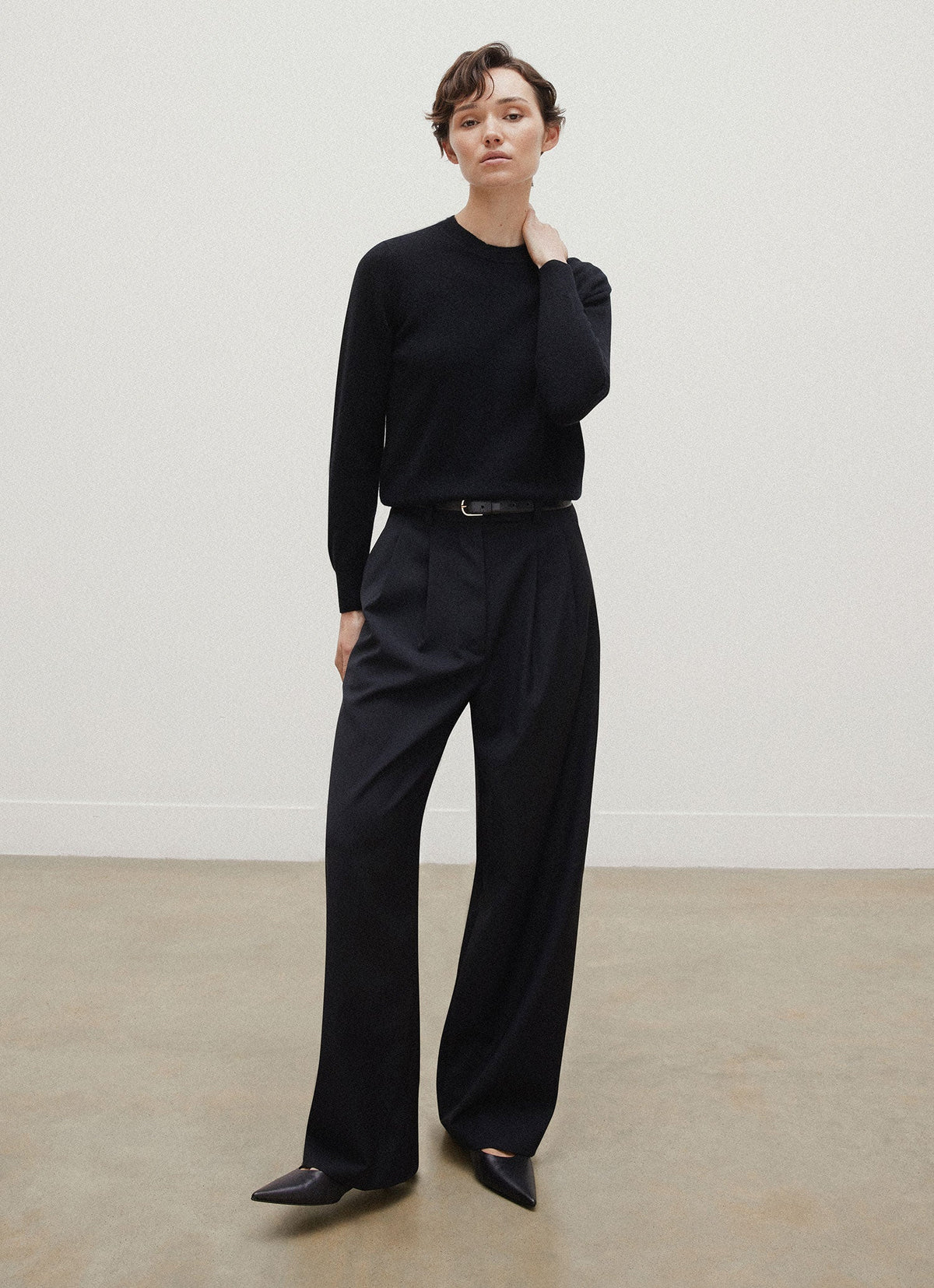 Women's Cashmere Jumper in Black