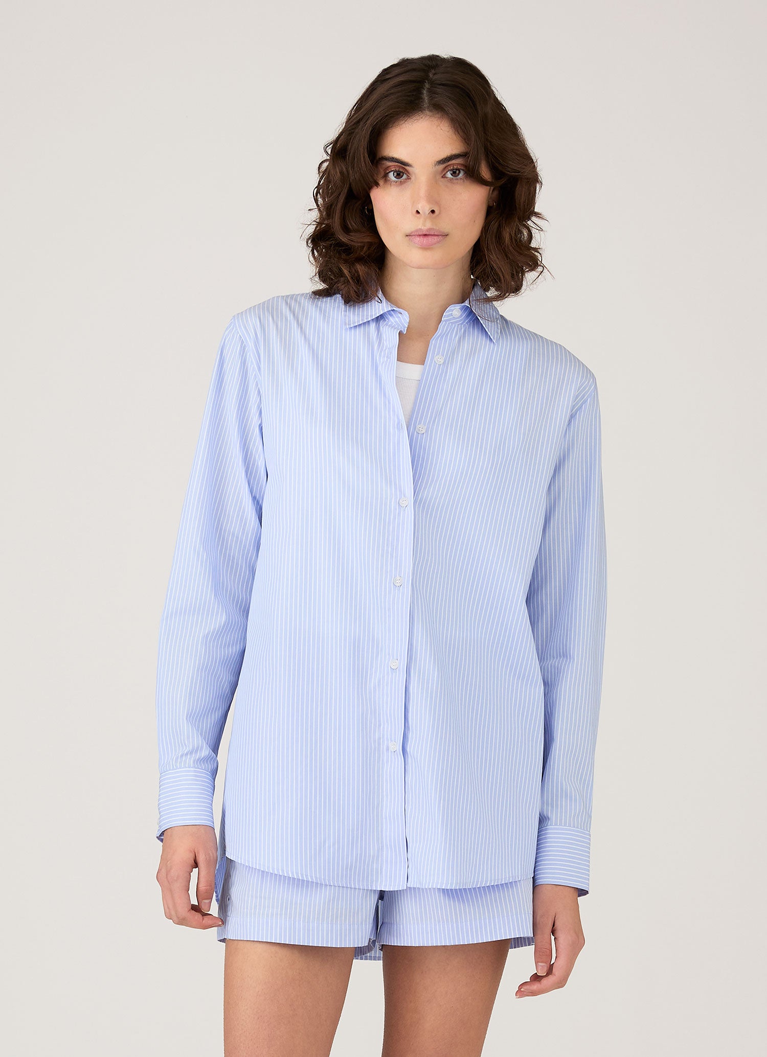 Women's Relaxed Poplin Shirt in Pale Blue/White