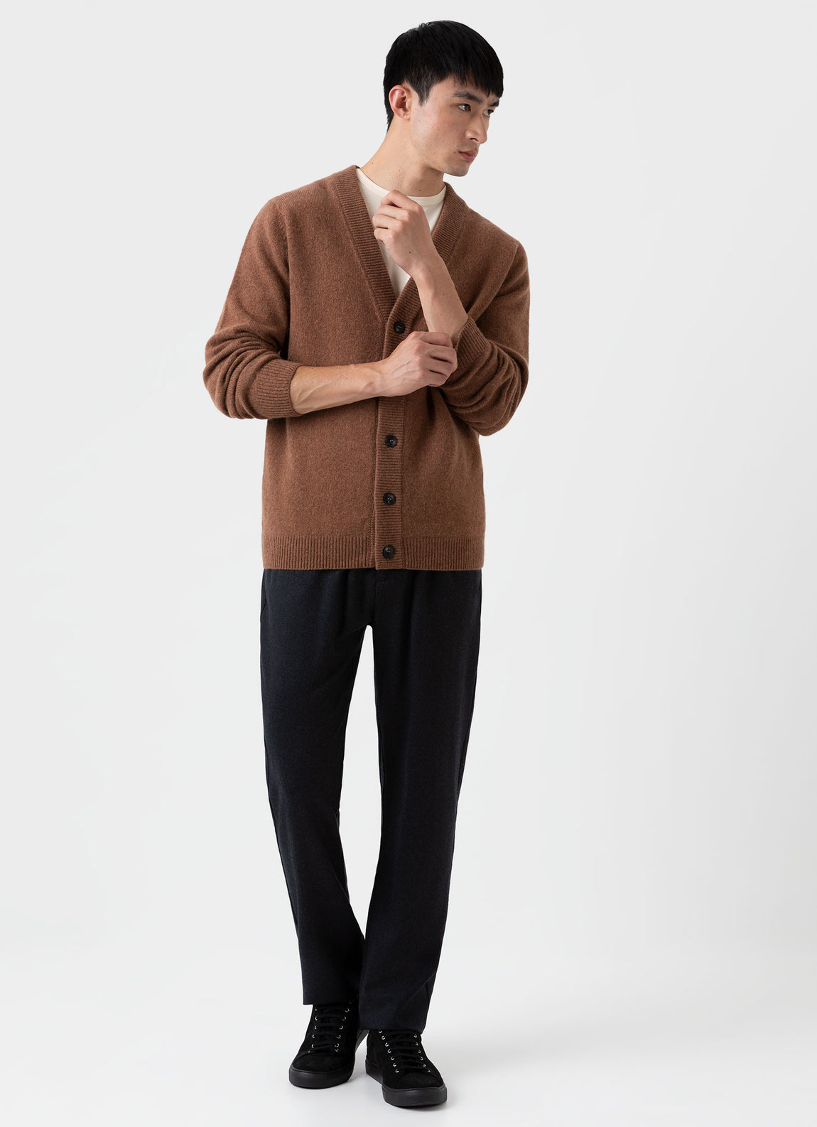 Men's Lambswool Cardigan in Pecan