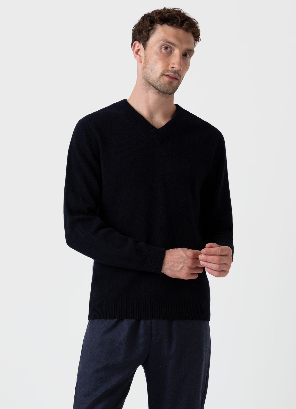 Men's Lambswool V-neck Jumper in Dark Navy Mouline
