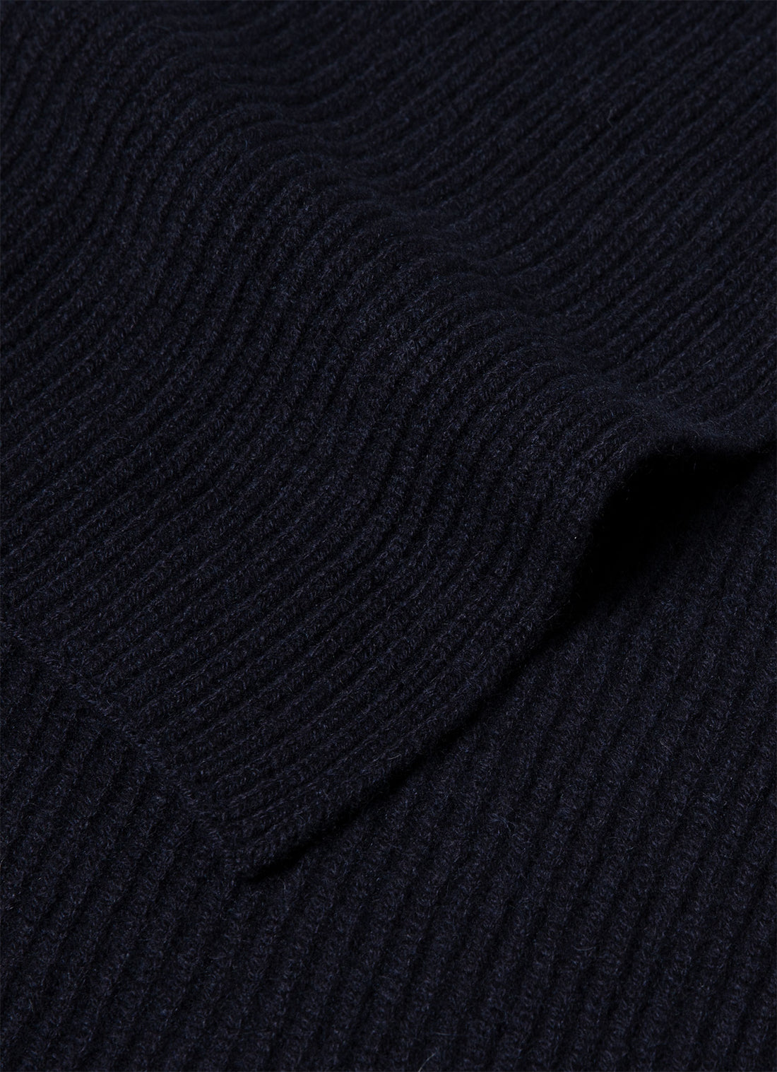 Cashmere Ribbed Scarf in Navy