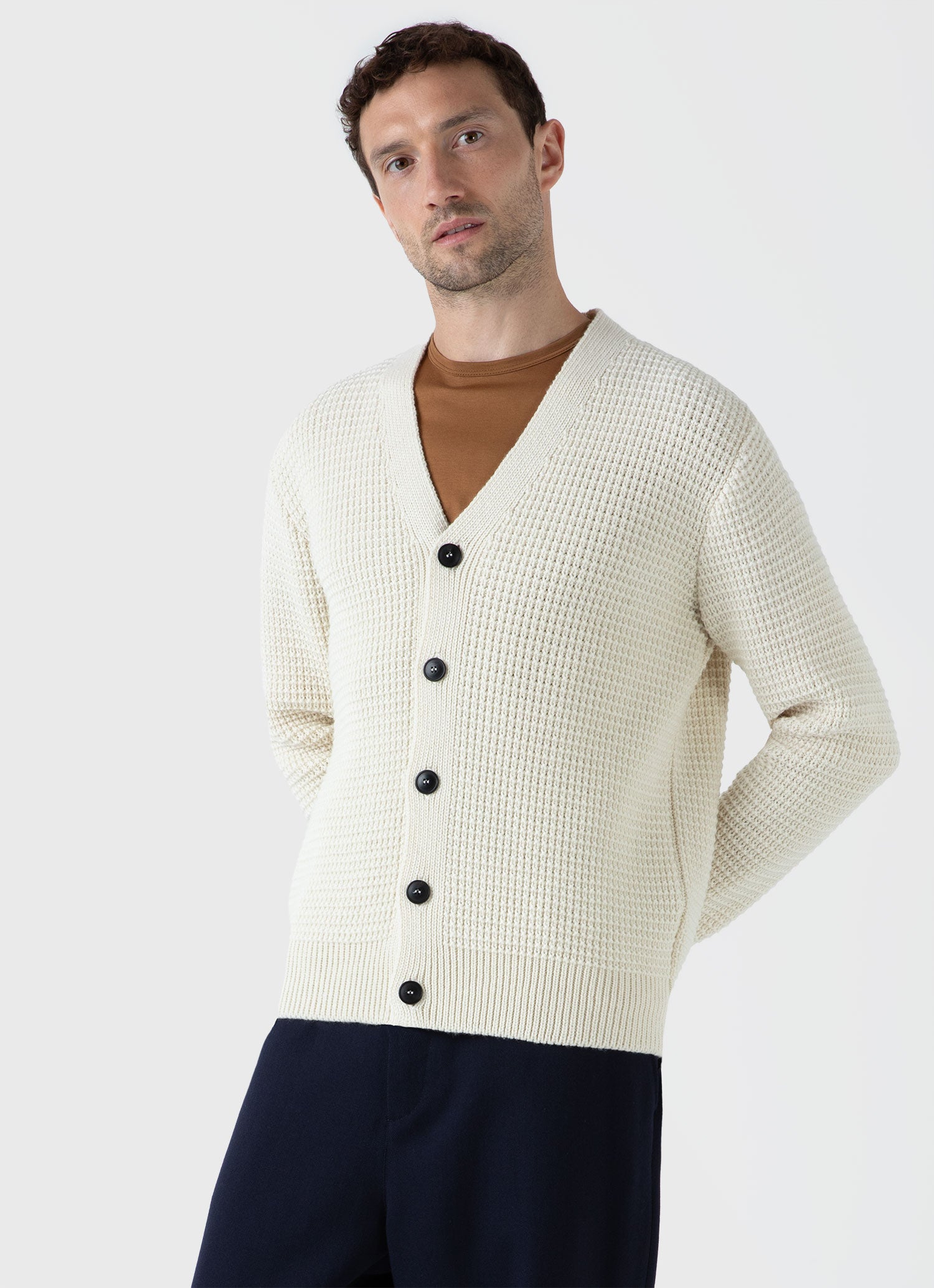 Men's Fisherman Cardigan in Ecru Sunspel