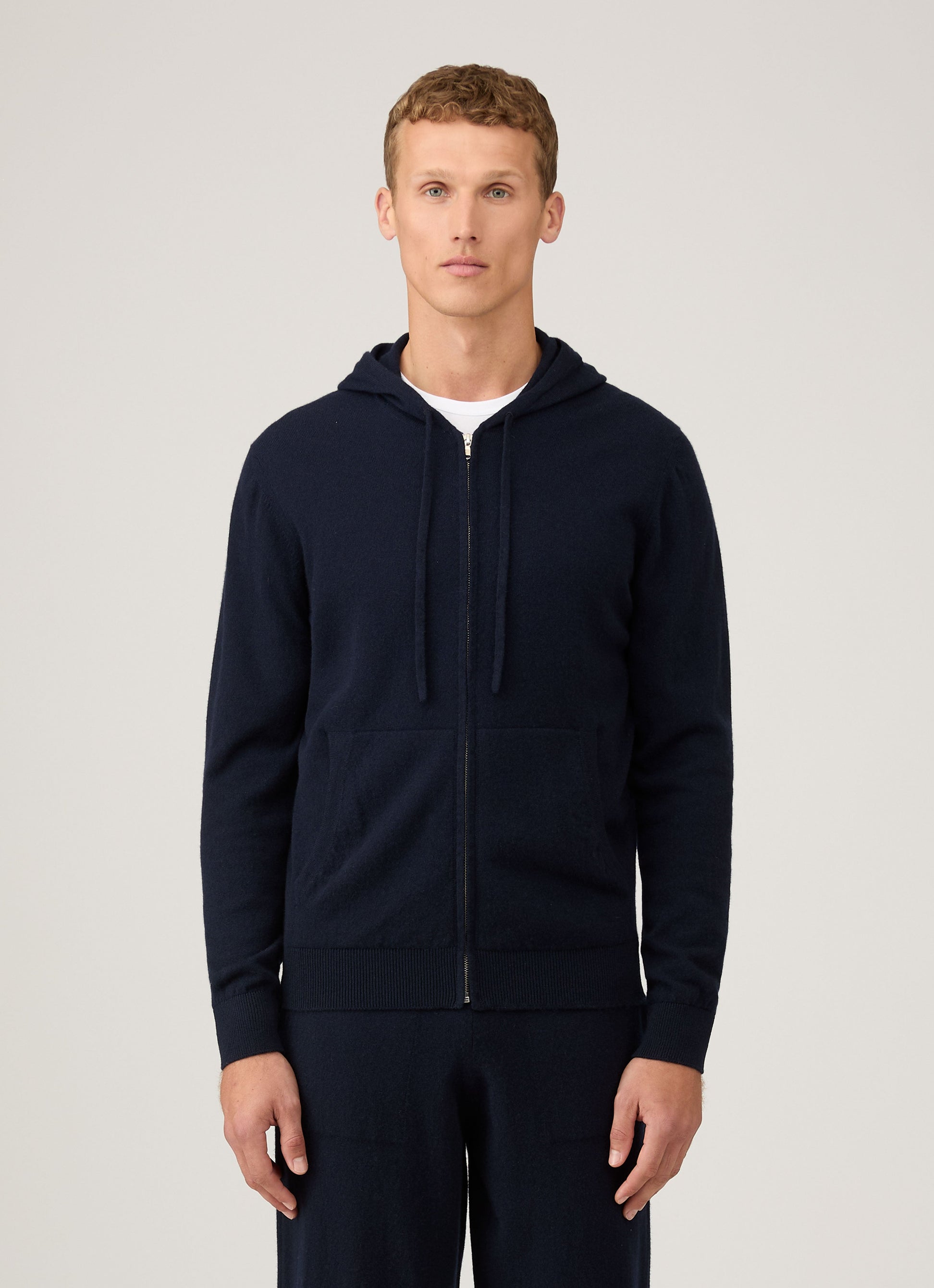 Men's Cashmere Zip Hoodie in Navy Sunspel