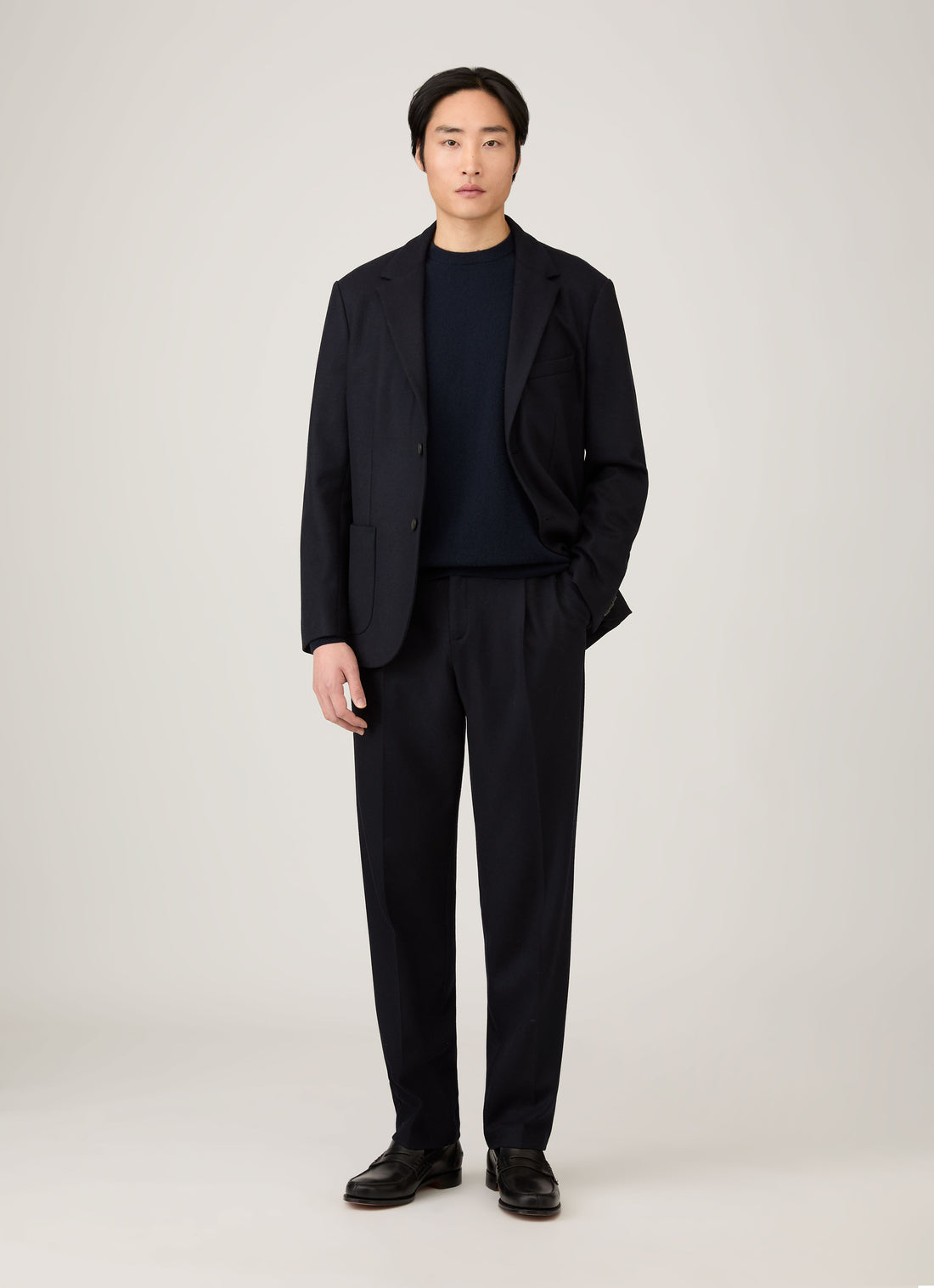 Men's Cashmere Crew Neck Jumper in Navy