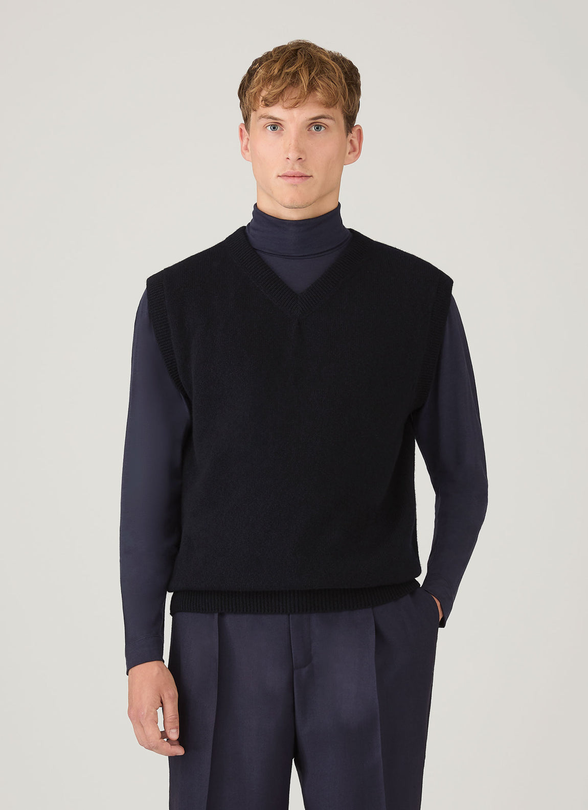 Men's Lambswool Vest in Dark Navy Mouline