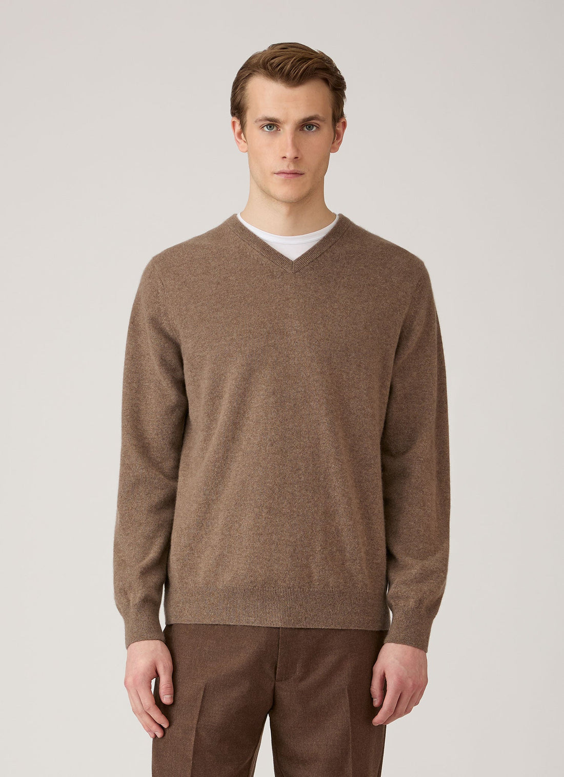 Men's Cashmere V-neck Jumper in Taupe