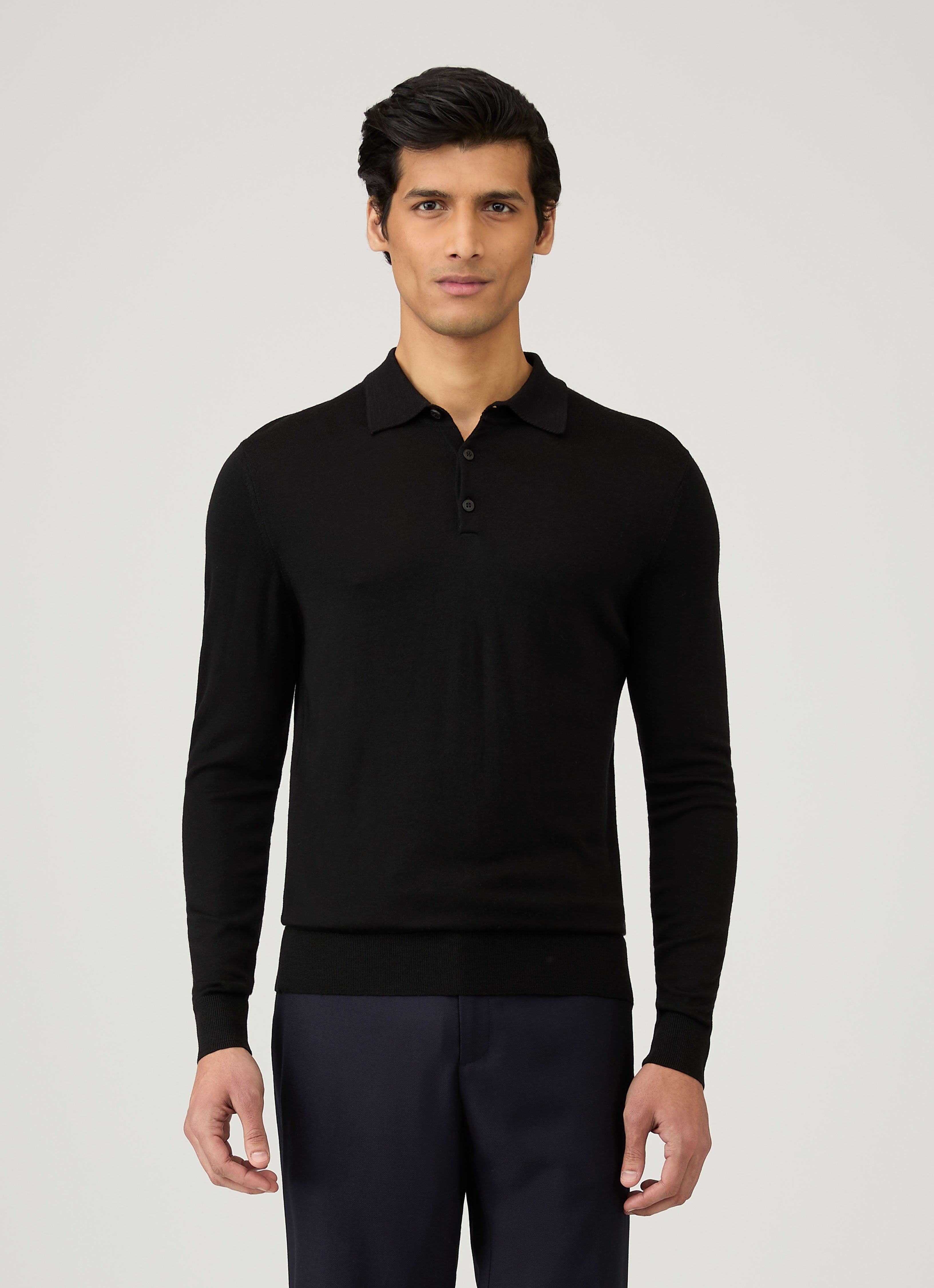 Men's Extra-Fine Merino Knitted Polo Shirt in Black | Sunspel