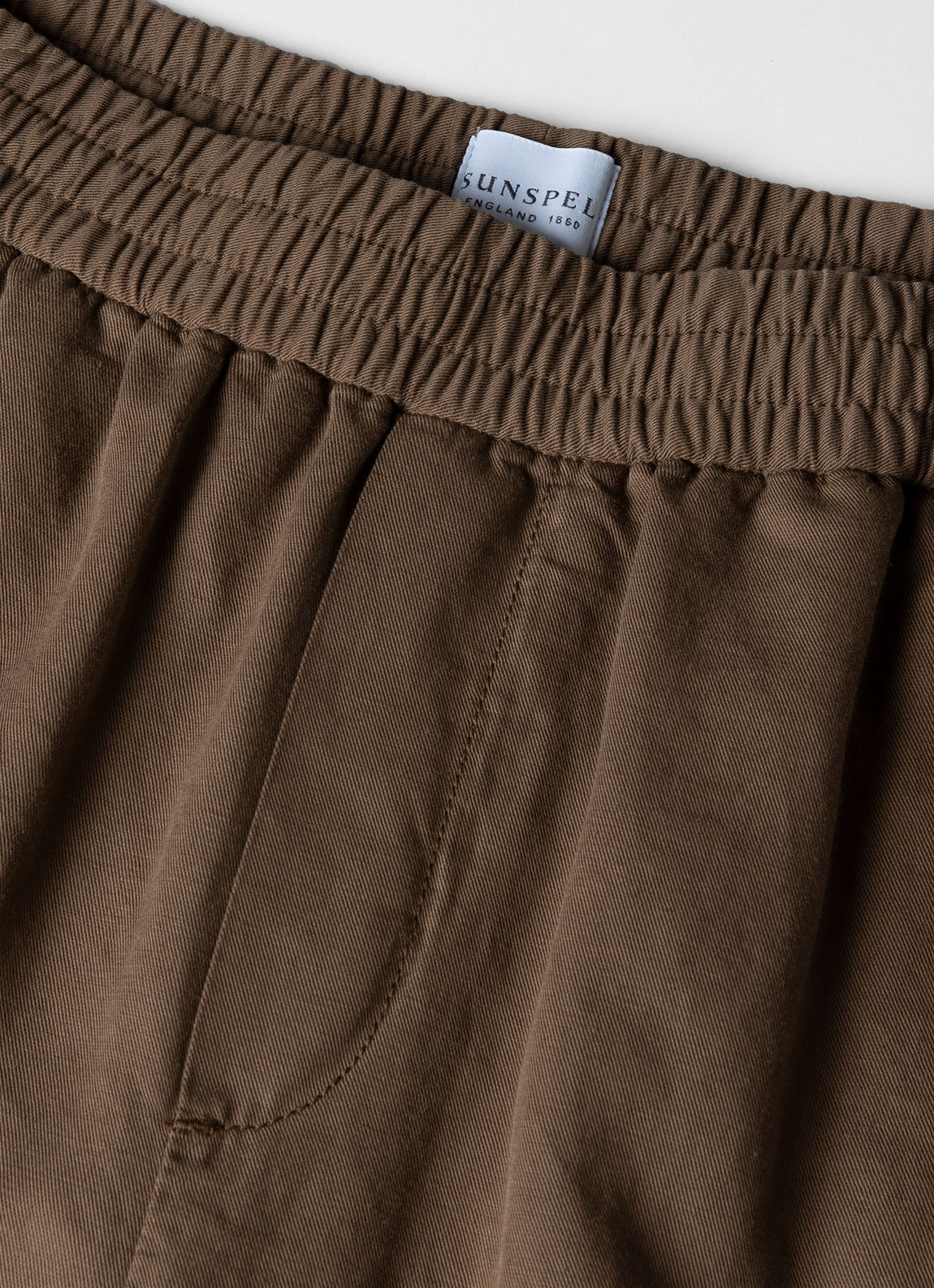 Men's Cotton Linen Drawstring Shorts in Dark Tan