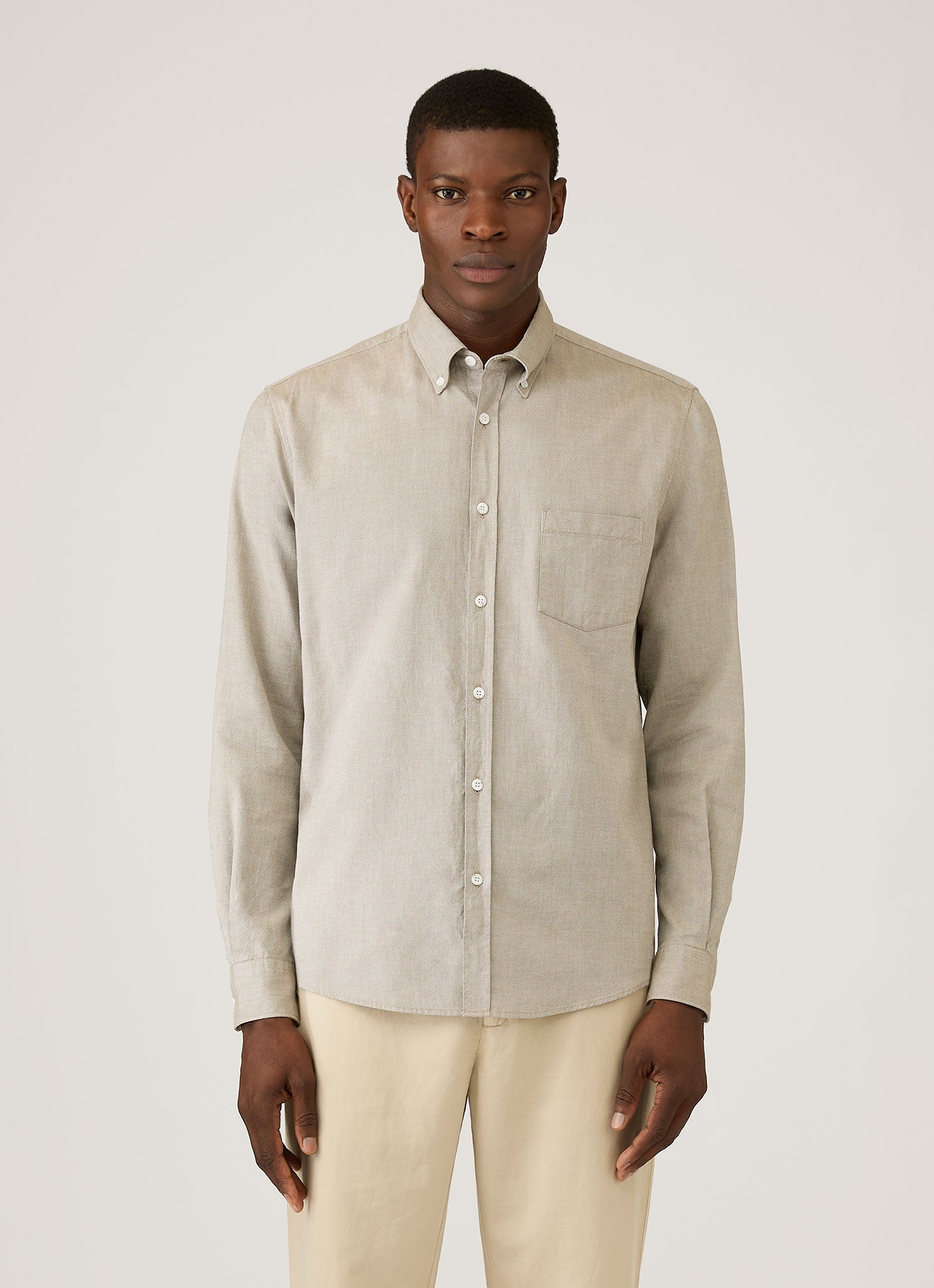 Men's Button Down Oxford Shirt in Light Khaki | Sunspel