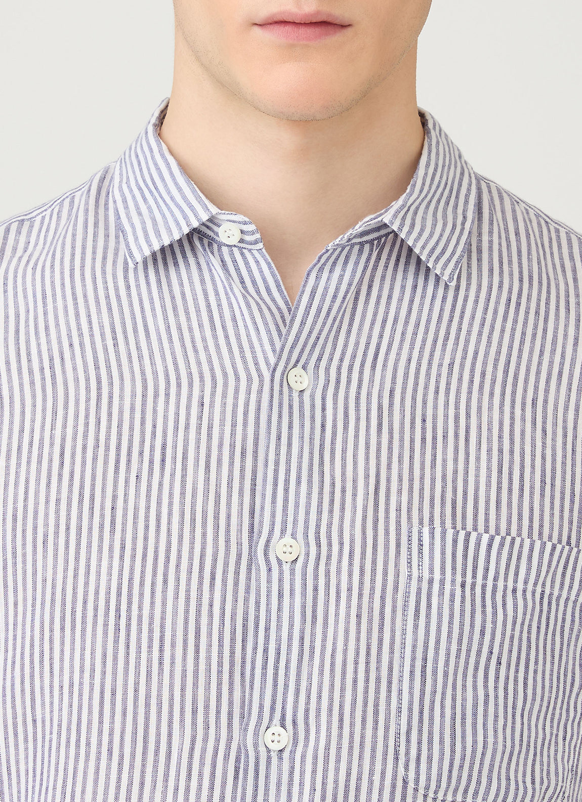 Men's Short Sleeve Linen Shirt in White/Navy