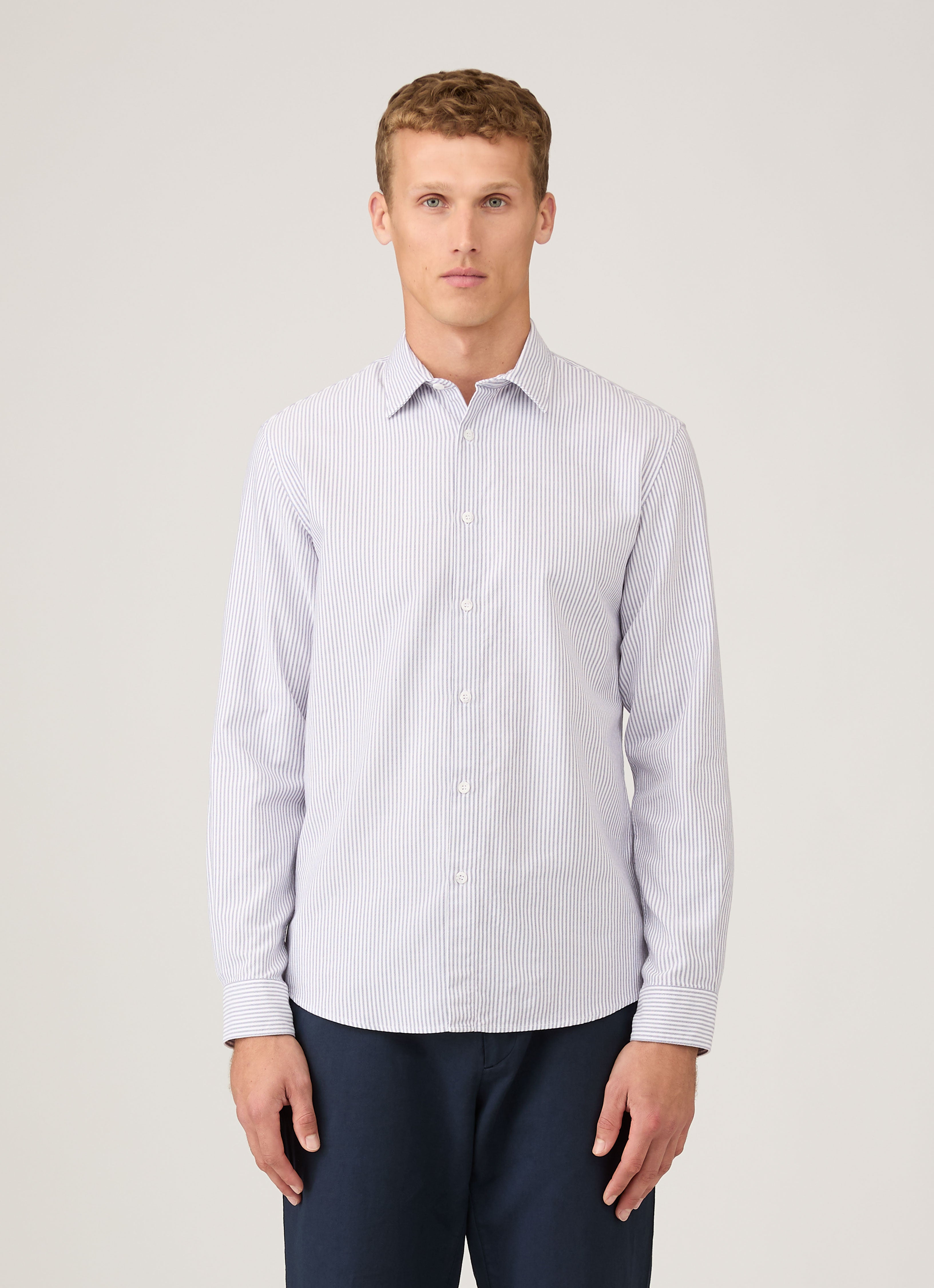 Men's Oxford Shirt in White/Navy | Sunspel