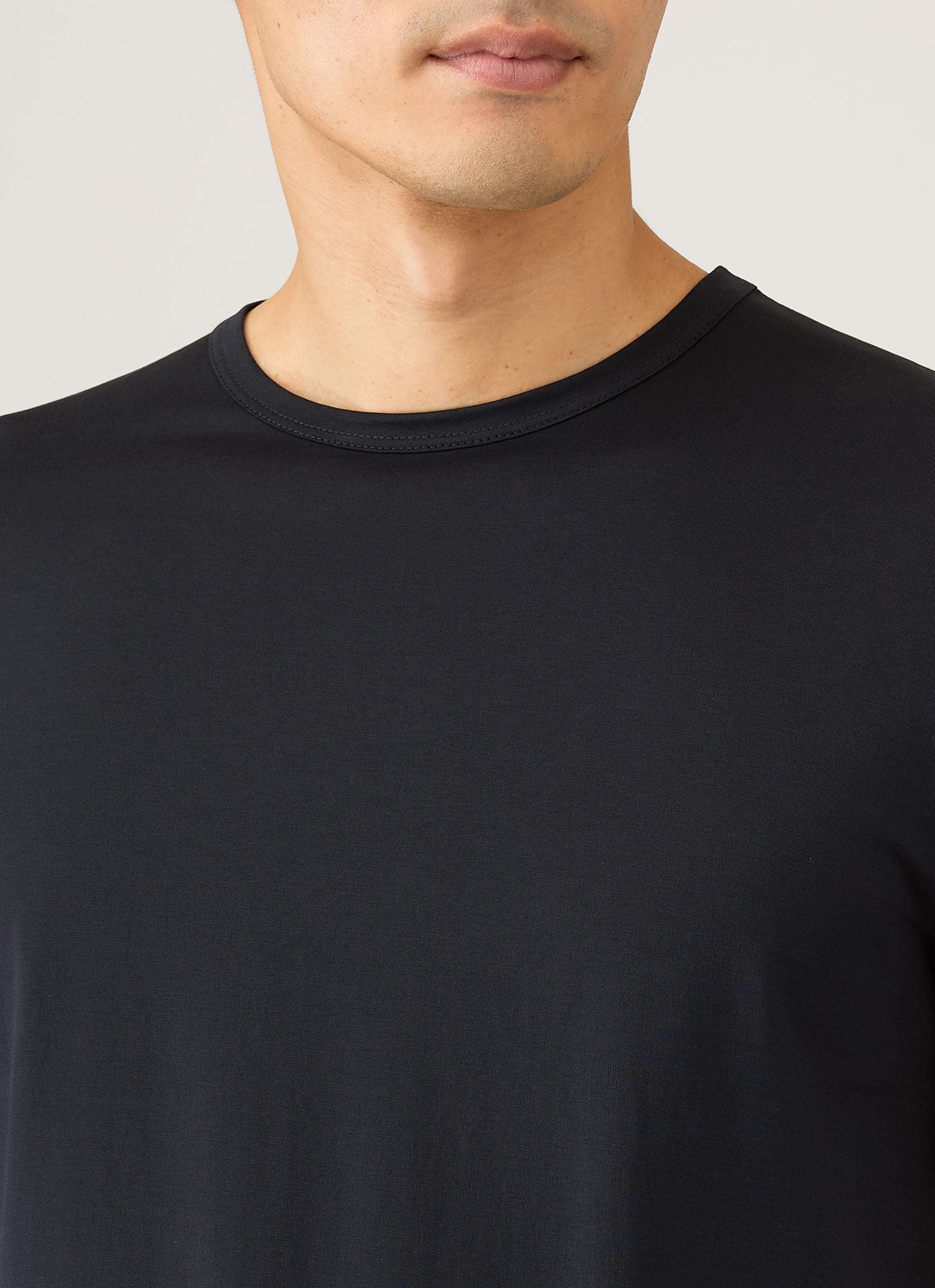 Men's Classic T-shirt in Midnight Navy | Sunspel
