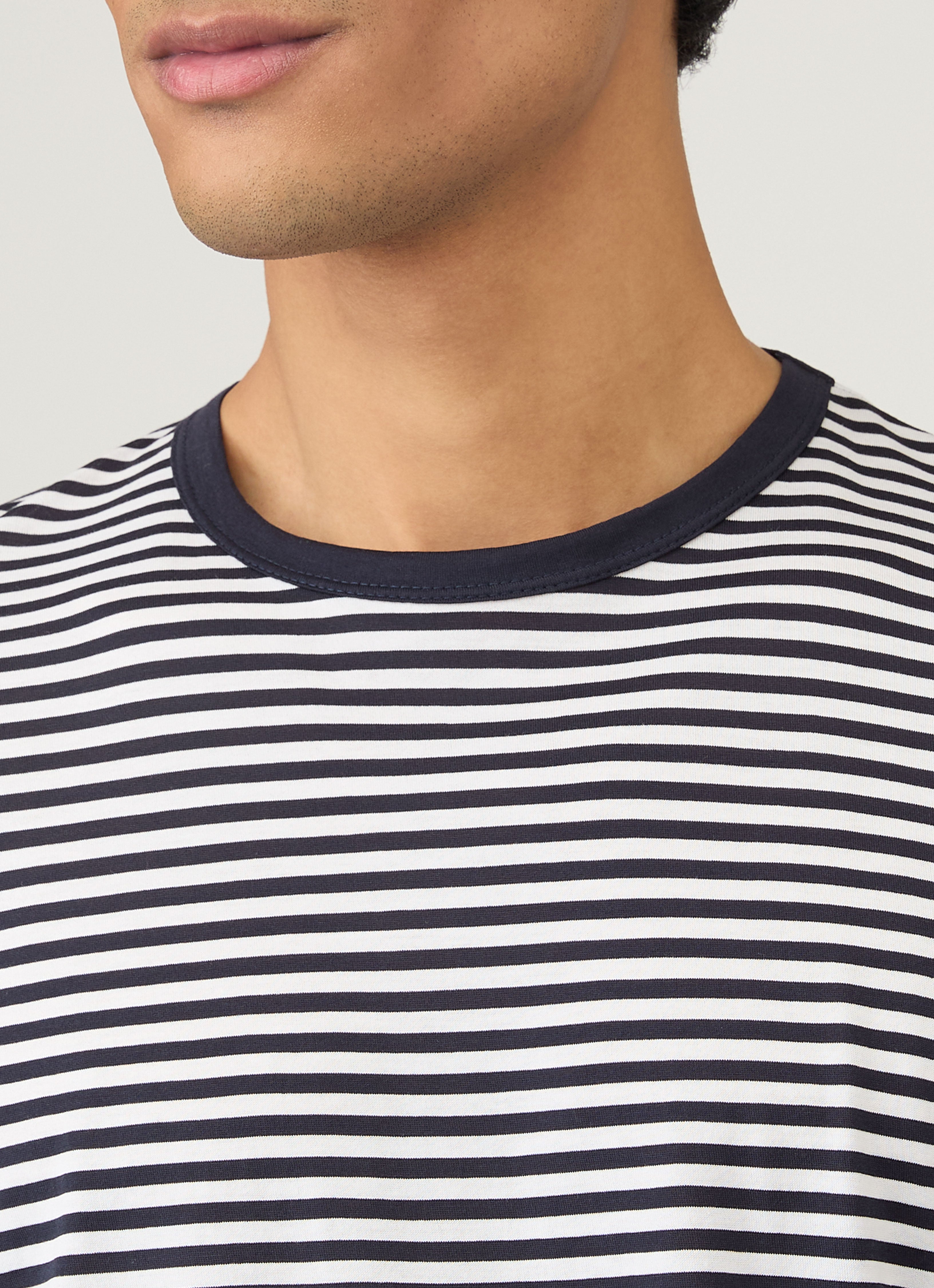 Men's Long Sleeve Classic T-shirt in White/Navy English Stripe