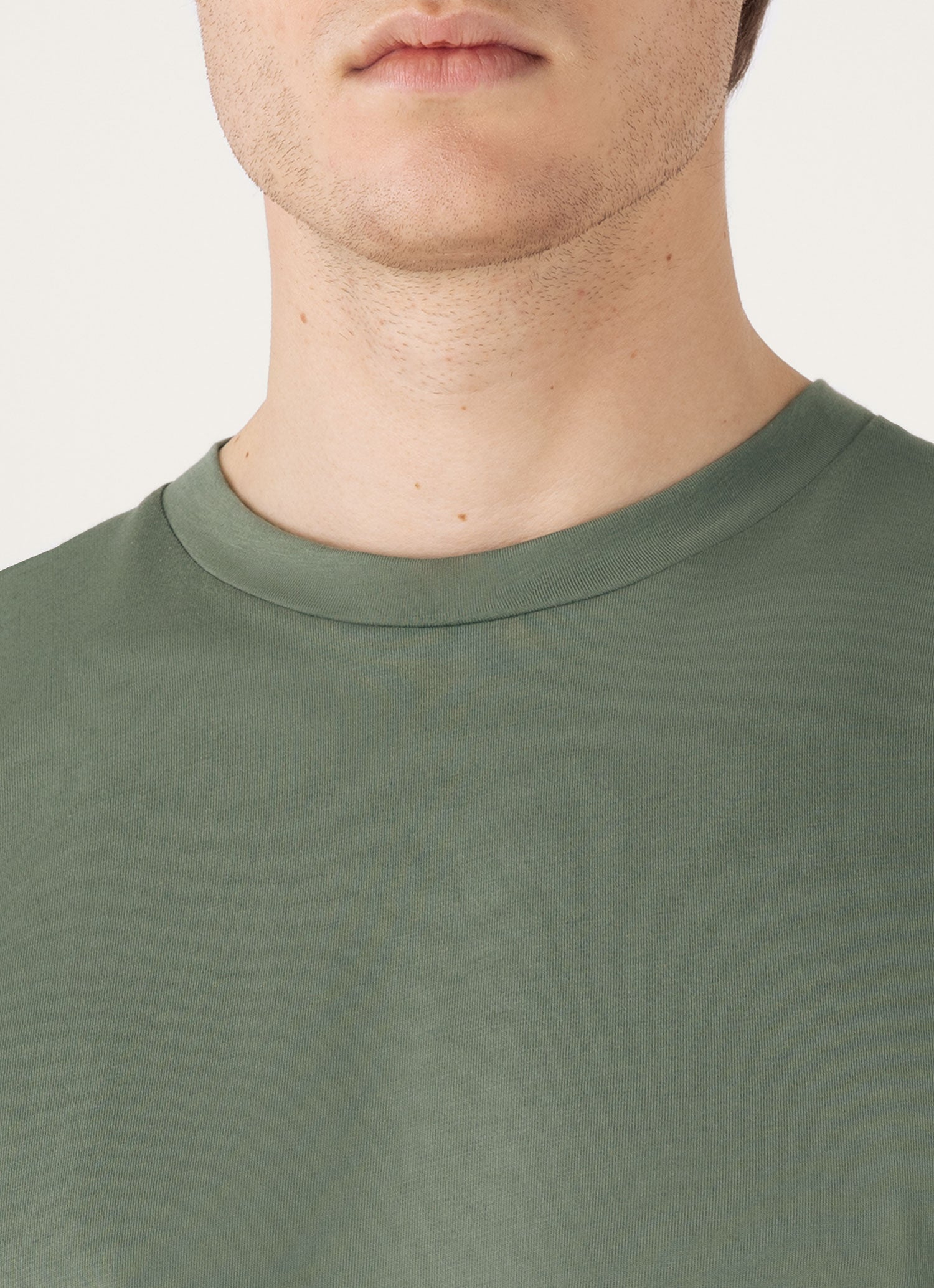 Men's Riviera Midweight T-shirt in Dusk Green | Sunspel