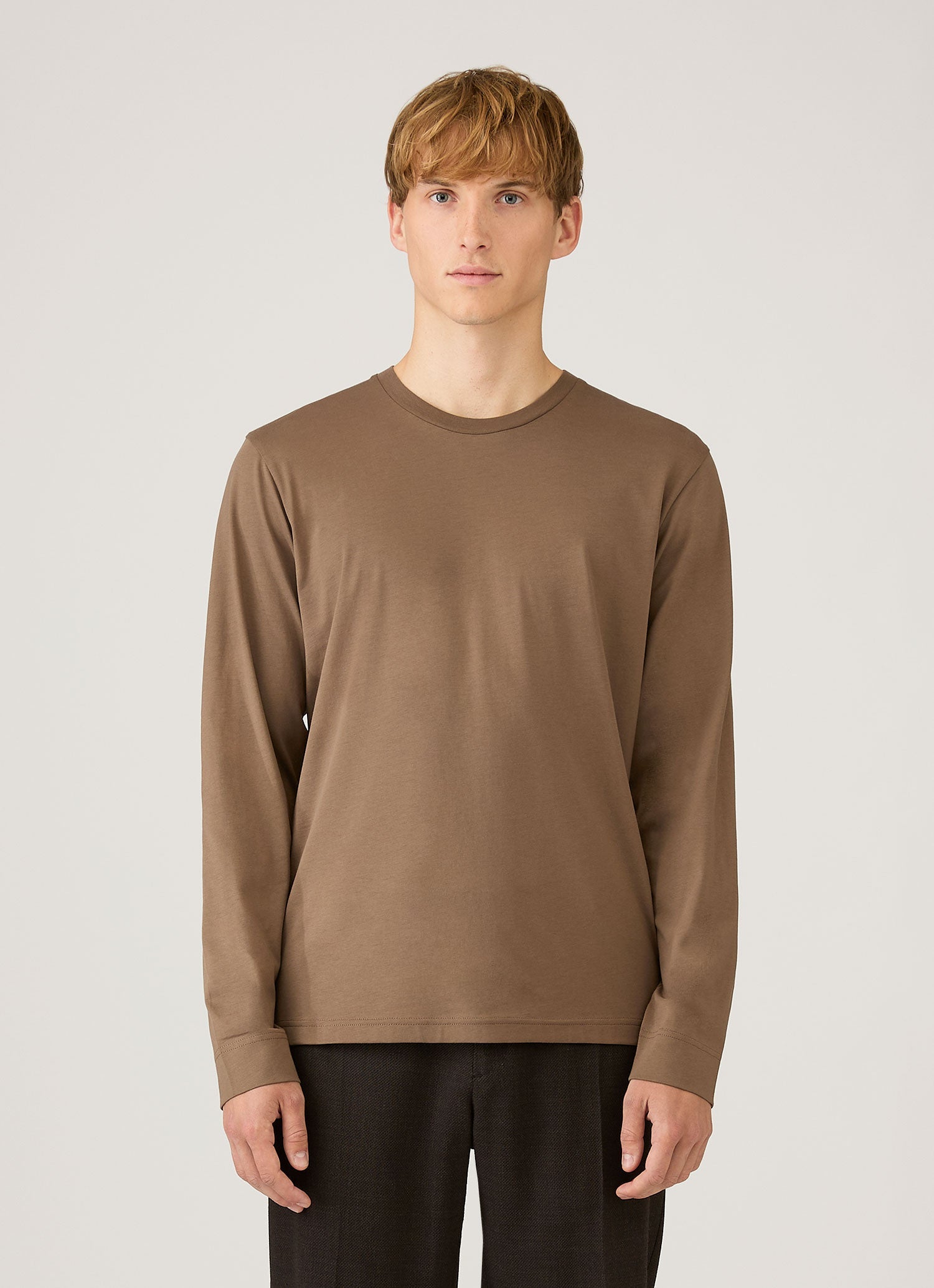 Men's Long Sleeve Riviera Midweight T‑shirt in Dark Cedar | Sunspel
