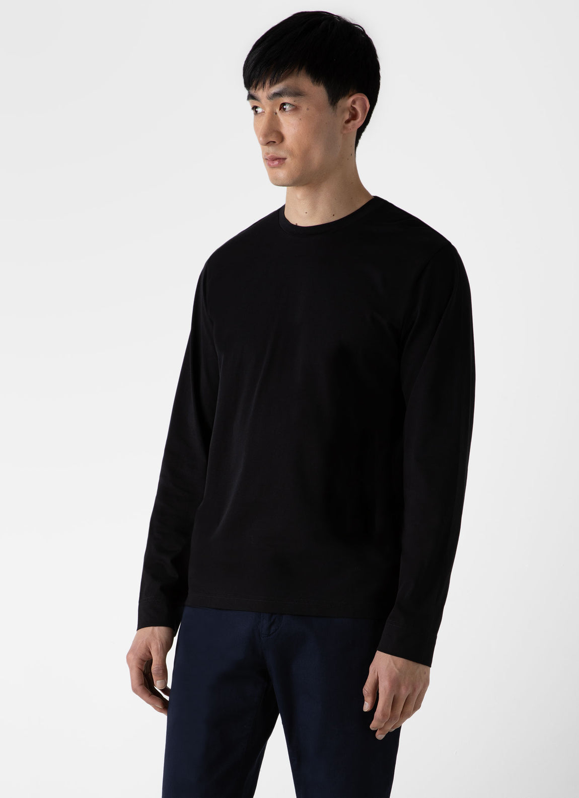 Men's Long Sleeve Riviera Midweight T-shirt in Black | Sunspel