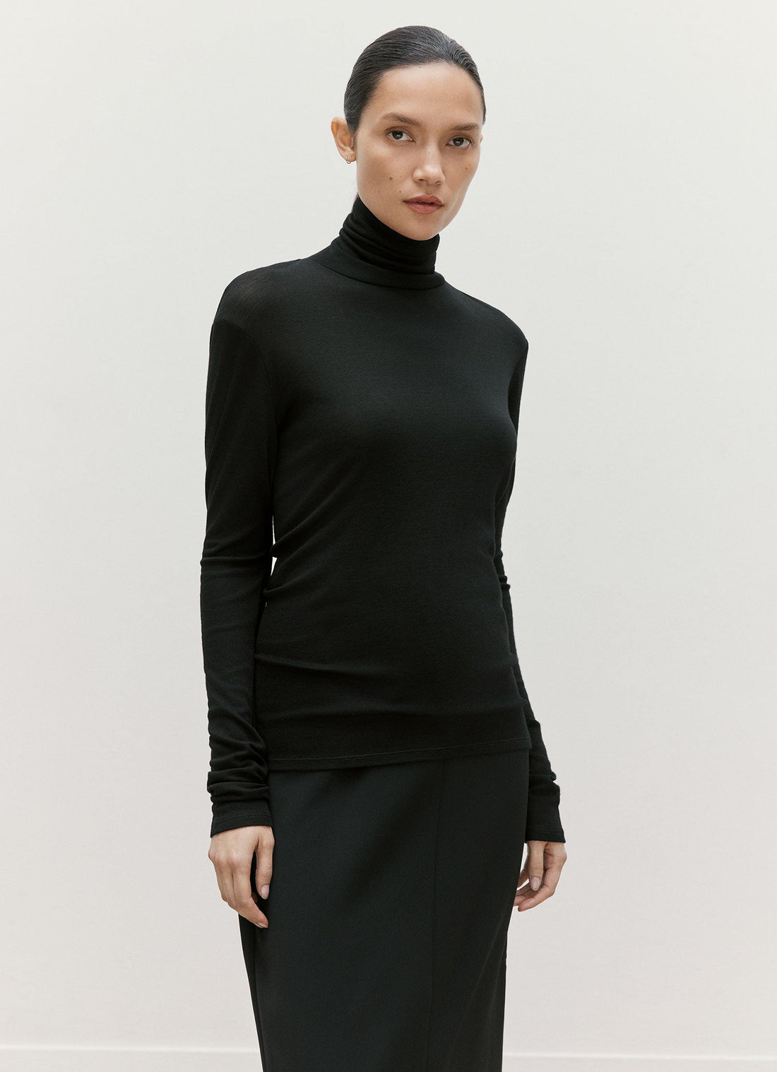 Women's Long Sleeve Funnel Neck Top in Black