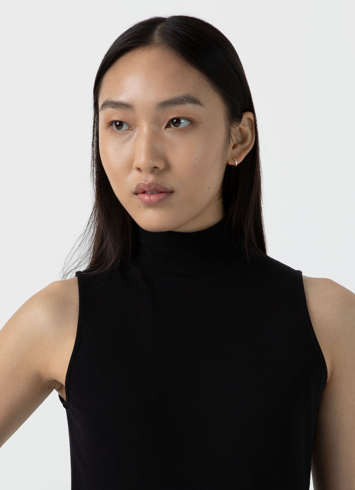 Women s Sleeveless High Neck Top in Black Sunspel L