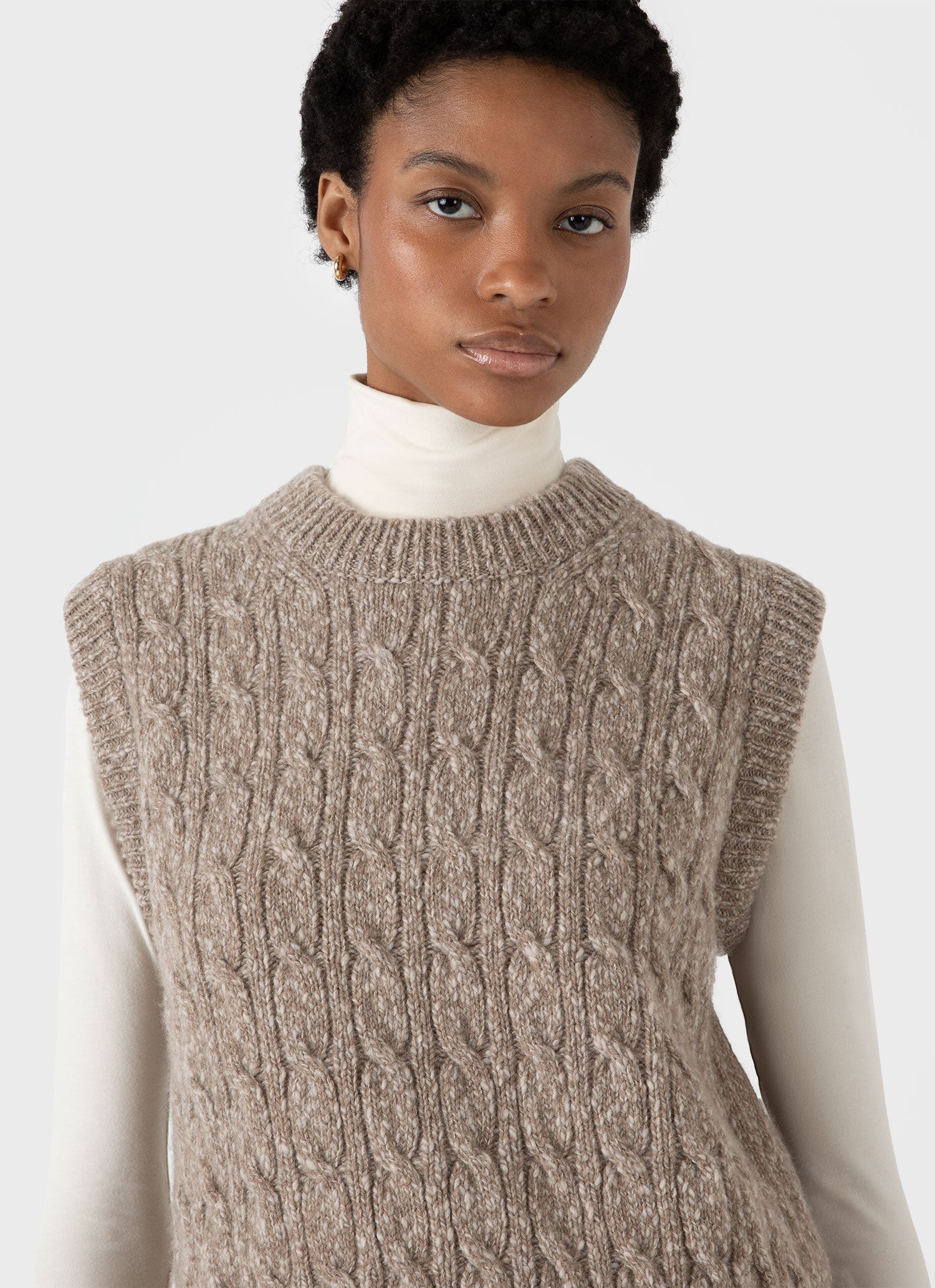 Women's Cable Knit Vest in Camel Twist | Sunspel