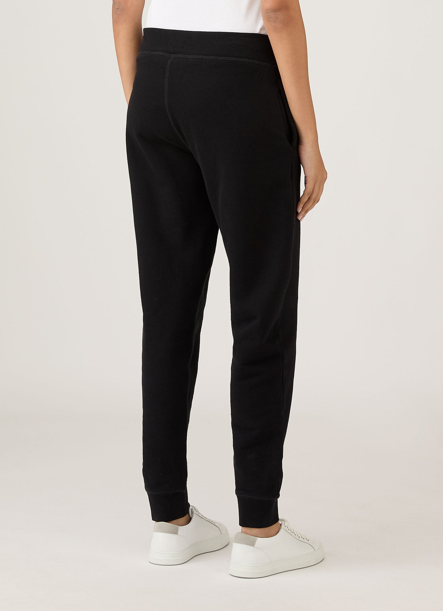 Women's Relaxed Sweatpants in Black