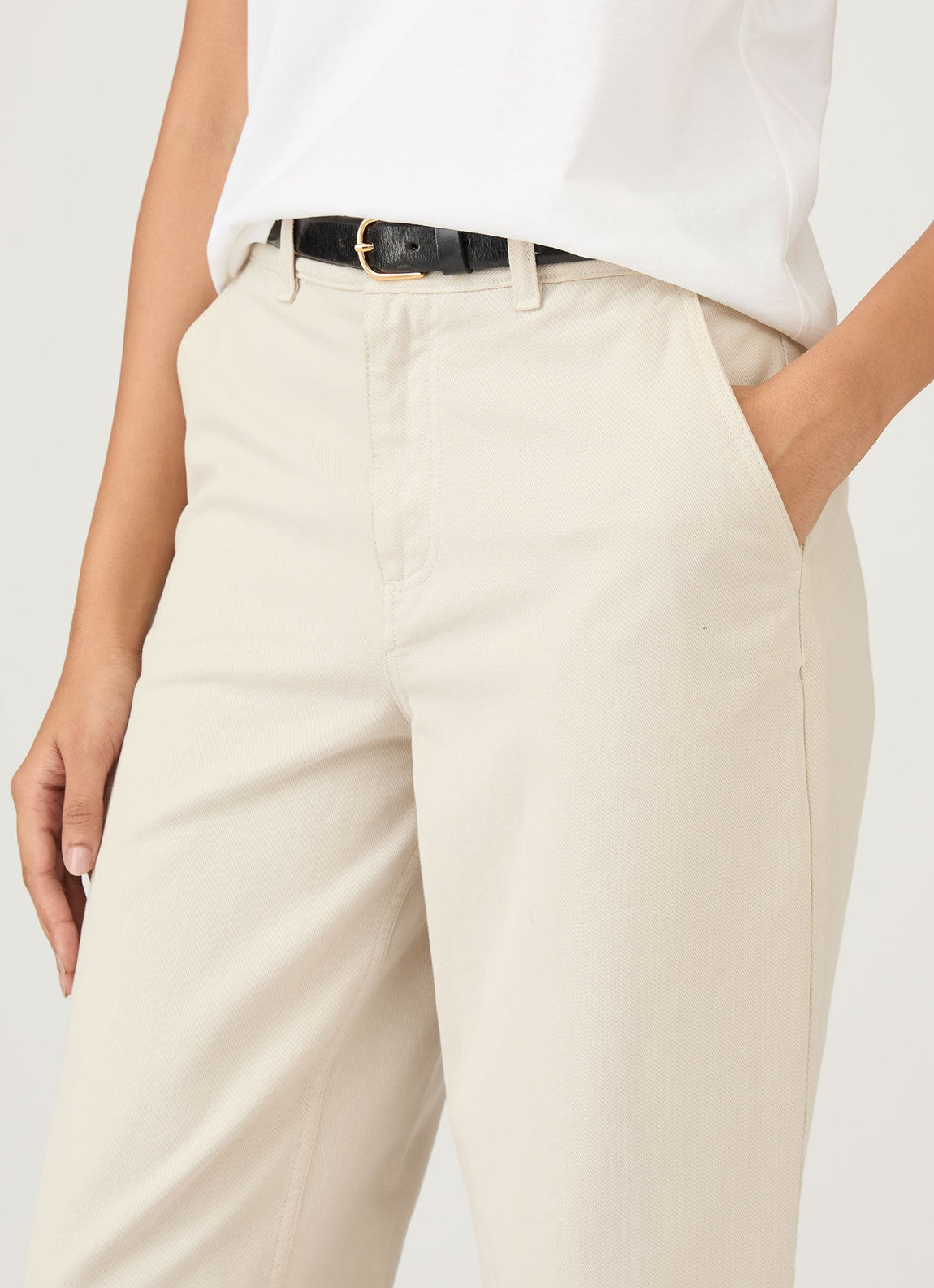Women's Cotton Tapered Trouser in Chalk
