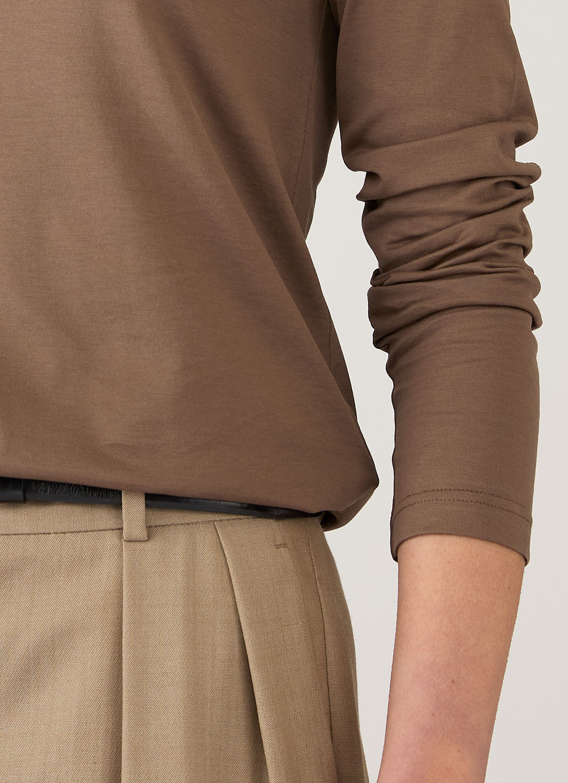 Women's Long Sleeve Classic T-shirt in Dark Cedar