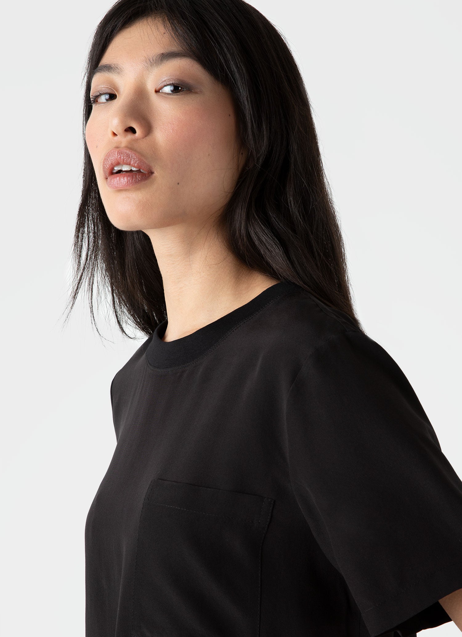 Women's Woven Silk T-shirt in Black | Sunspel