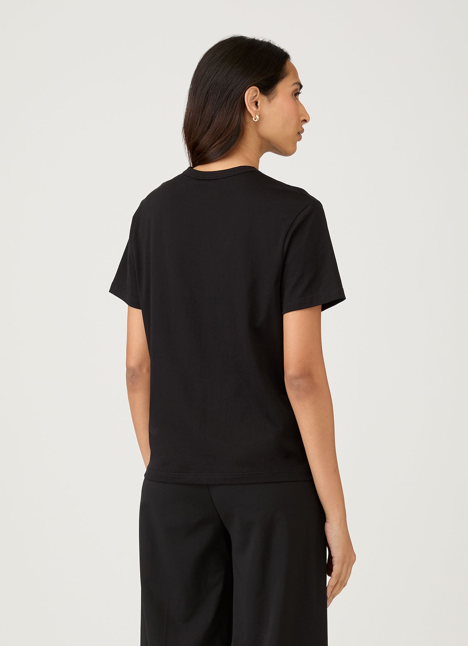 Women's Relaxed Fit T-shirt in Black