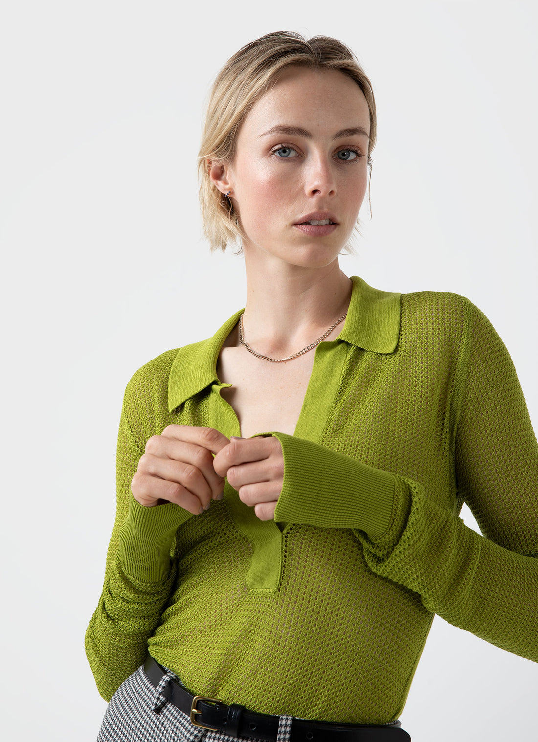 Women's Edie Campbell Open Knit Silk Polo in Apple
