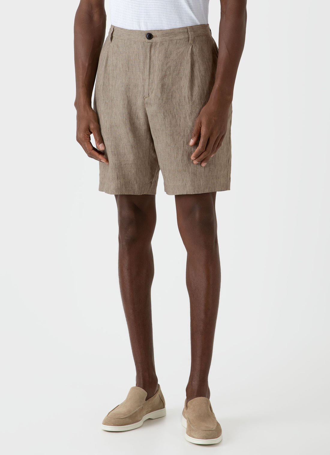 Men's Pleated Linen Short in Dark Stone