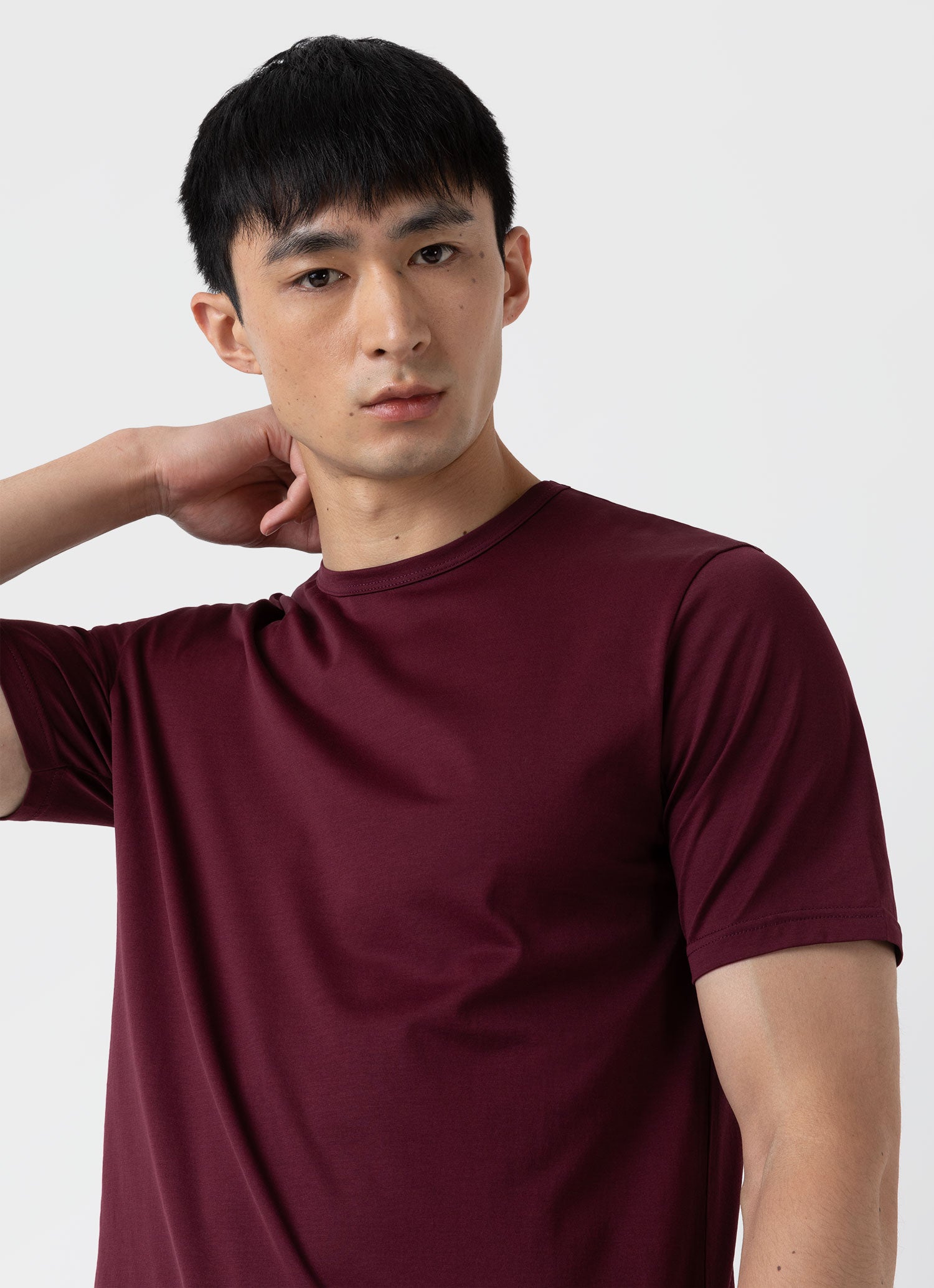 Men's Classic T-shirt in Vino