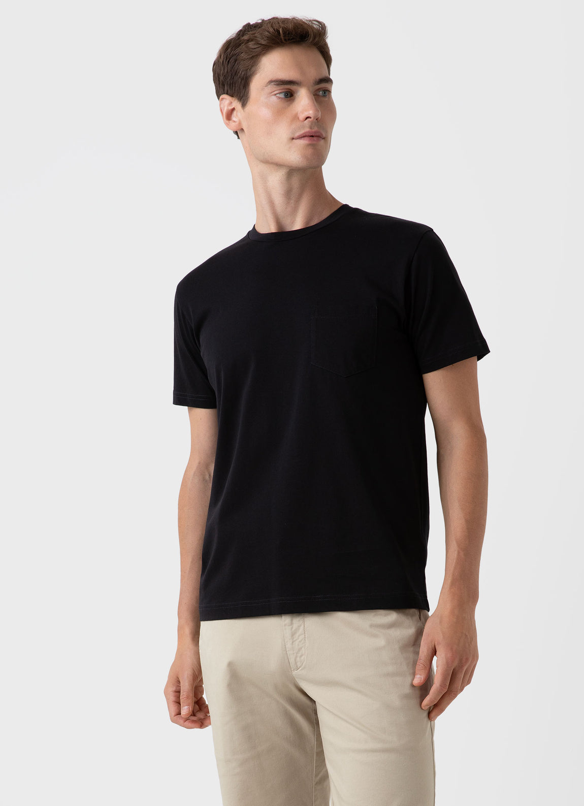 Men's Riviera Pocket T-shirt in Black | Sunspel