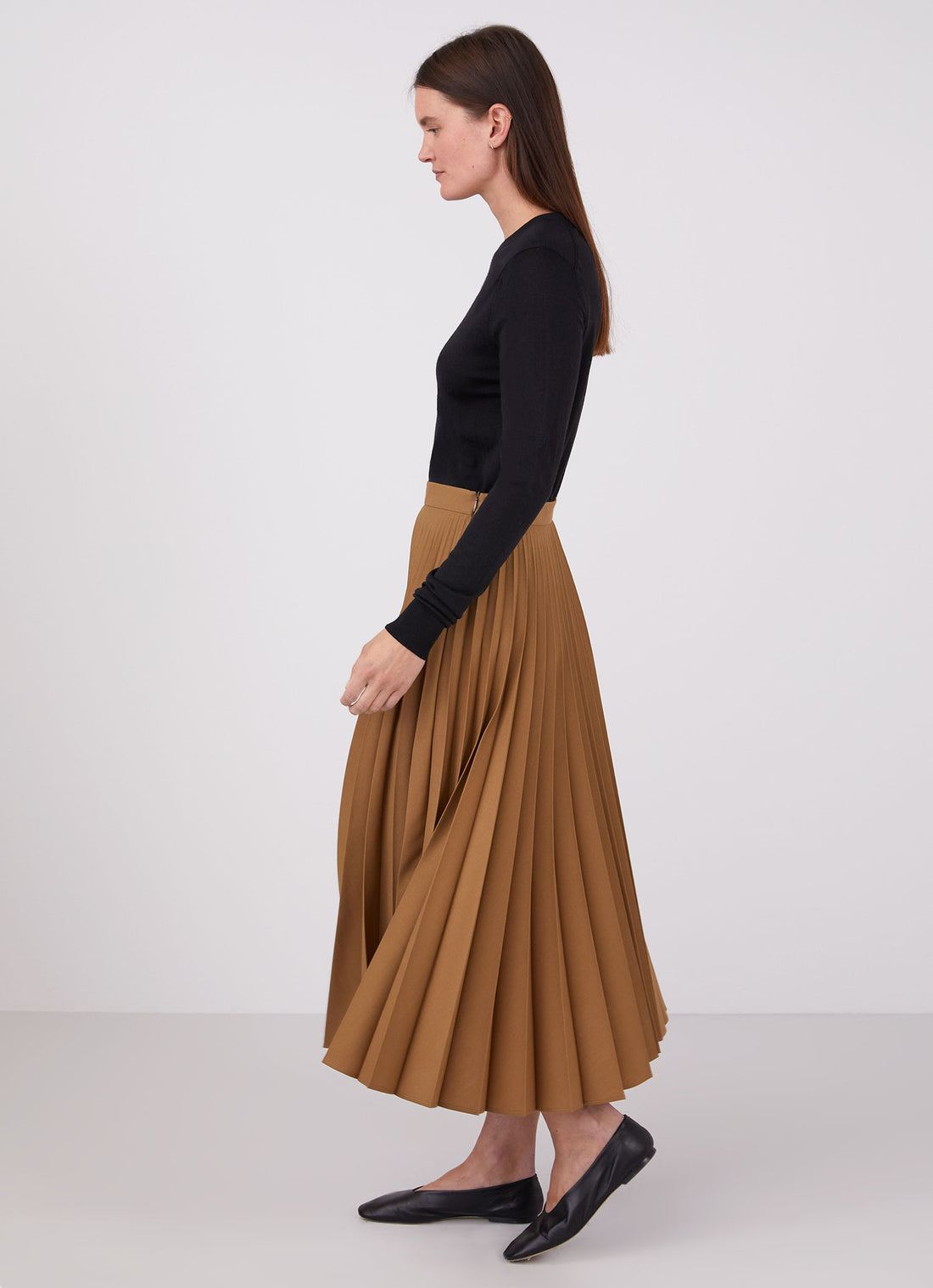 Women's Pleated Skirt in Dark Tan